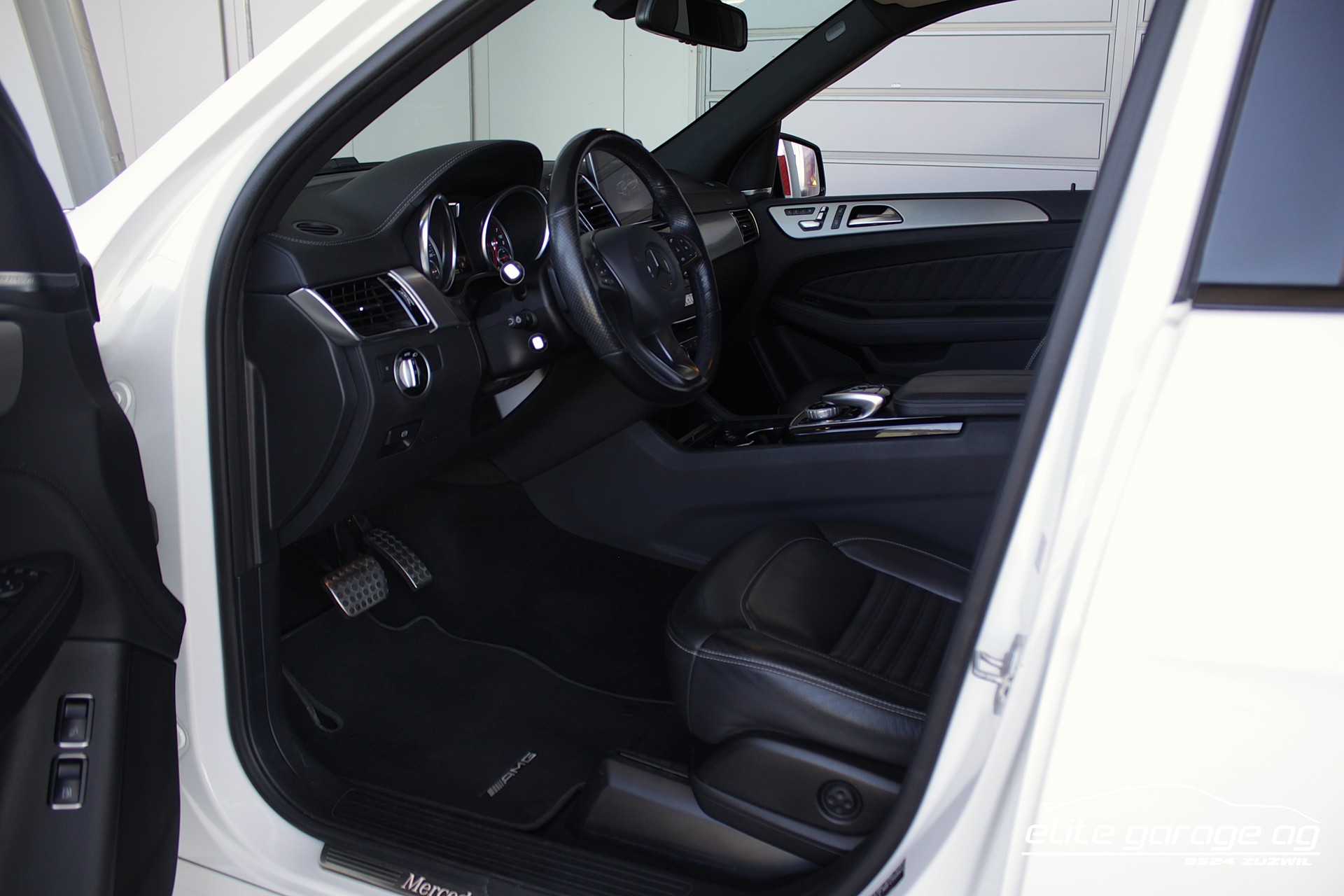 MERCEDES-BENZ GLE 500 e 4Matic 7G-Tronic AMG-LINE-image-12