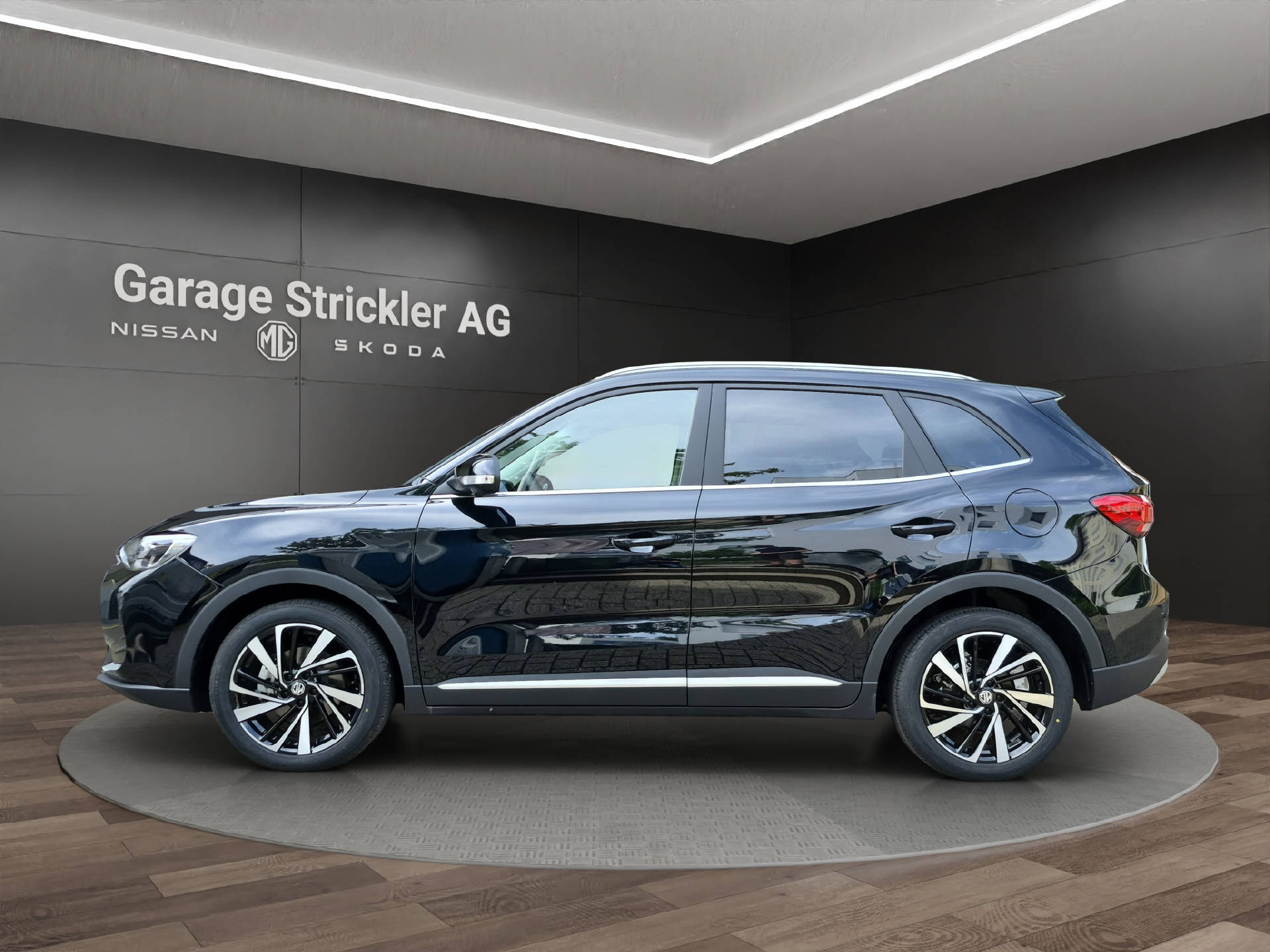 MG ZS 1.5 Hybrid+ Luxury Sunroof-image-1