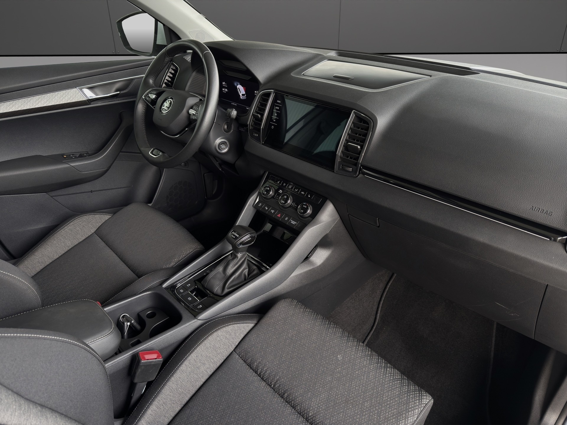SKODA Karoq 2.0 TDI CR Style 4x4 DSG-image-11