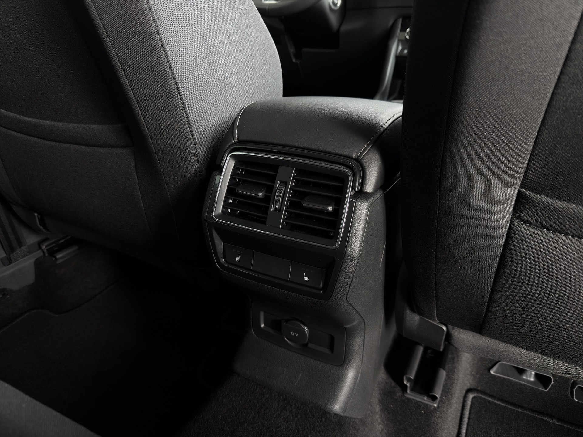 SKODA Karoq 2.0 TDI CR Style 4x4 DSG-image-15