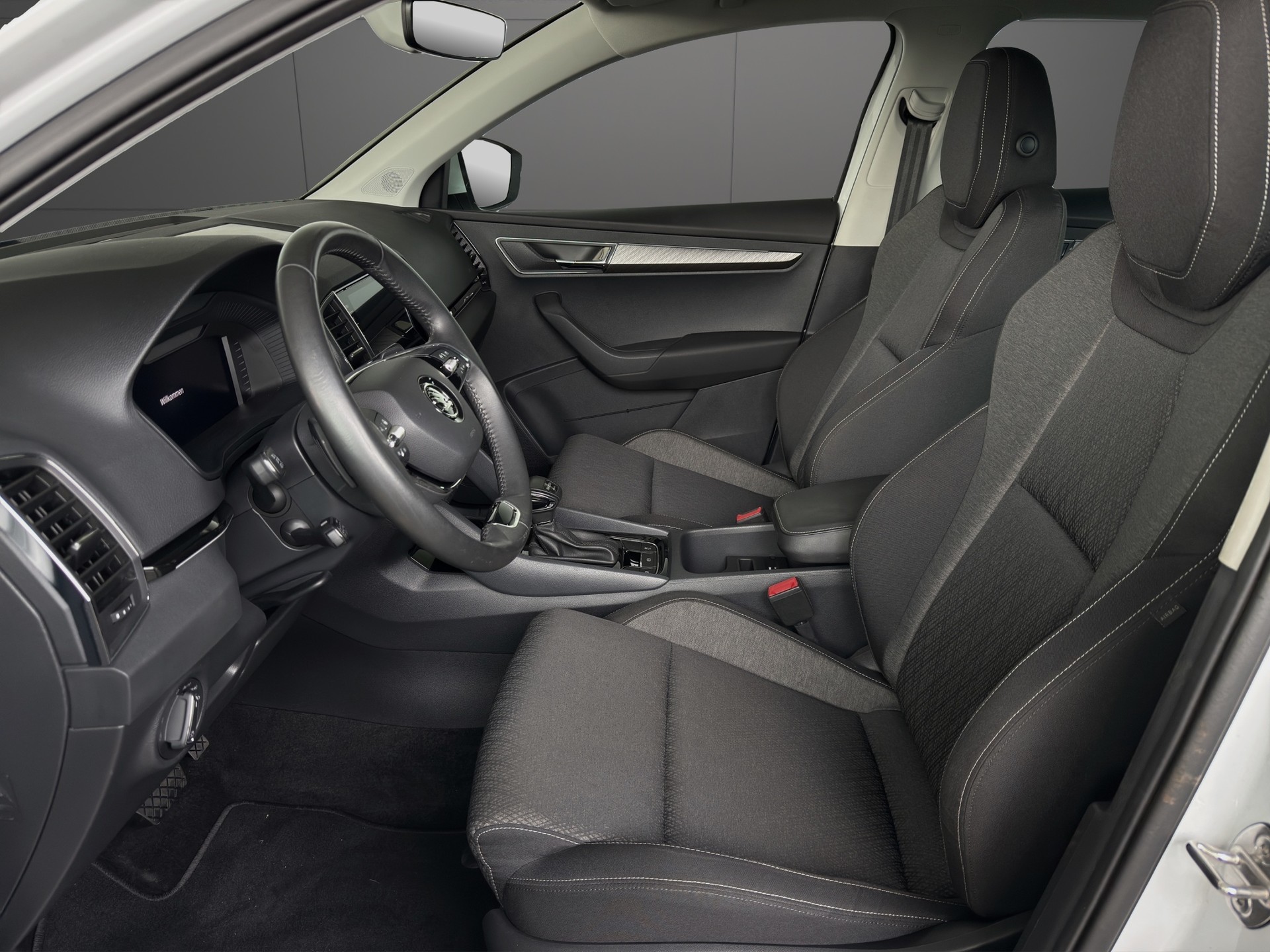 SKODA Karoq 2.0 TDI CR Style 4x4 DSG-image-6