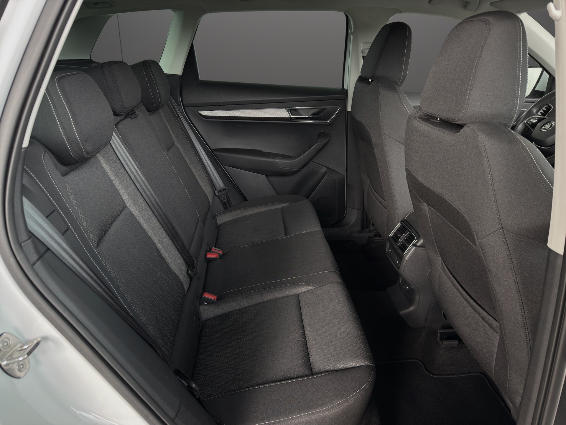 SKODA Karoq 2.0 TDI CR Style 4x4 DSG-image-9
