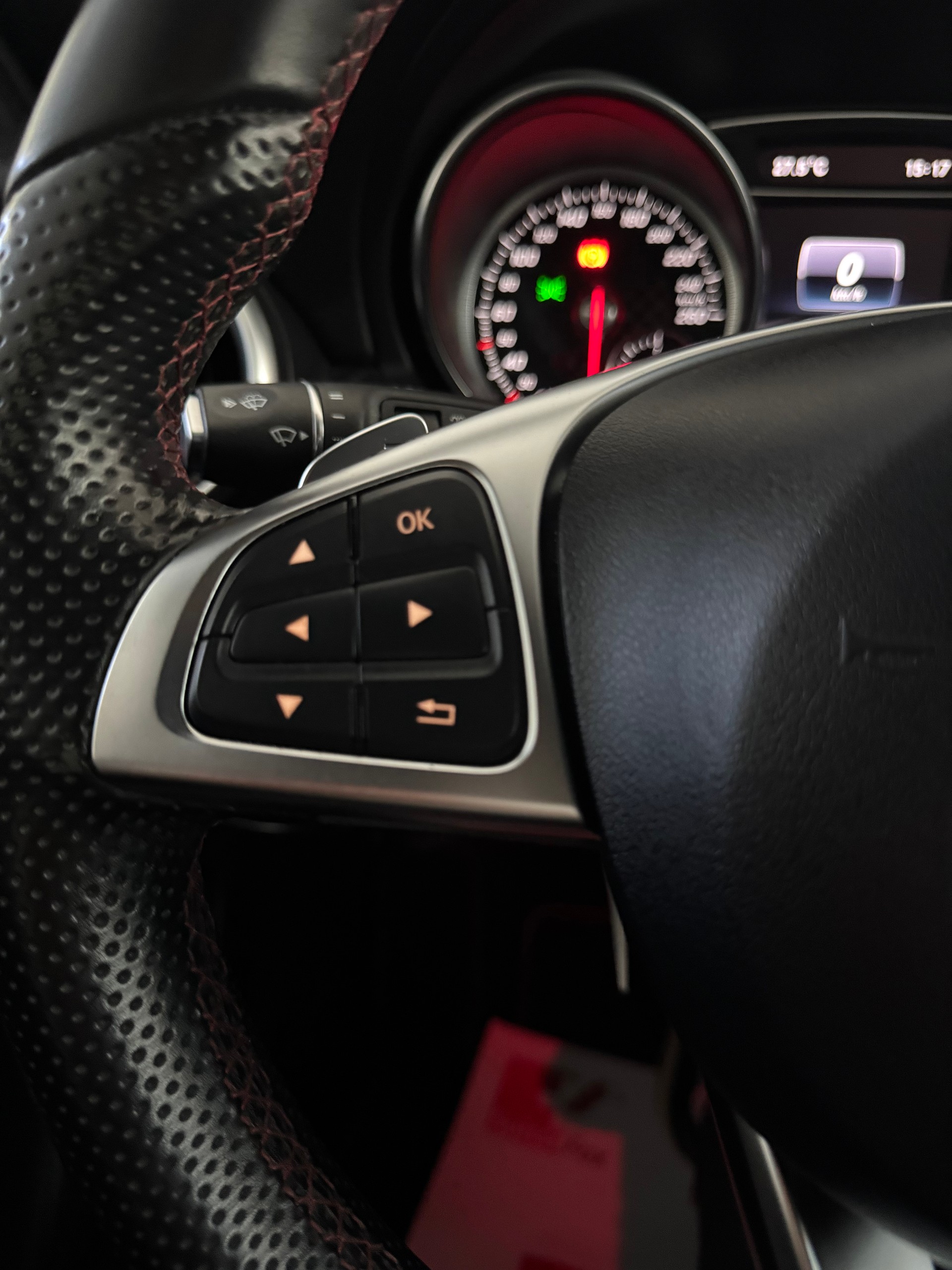 MERCEDES-BENZ A 250 SPORT AMG Line 4Matic 7G-DCT*CH-Fahrzeug*Frisch MFK*-image-15