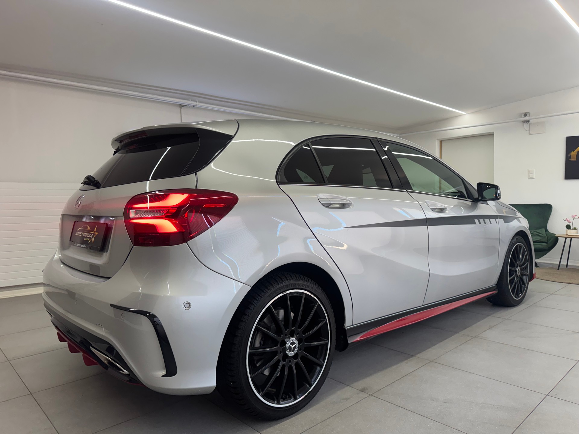 MERCEDES-BENZ A 250 SPORT AMG Line 4Matic 7G-DCT*CH-Fahrzeug*Frisch MFK*-image-4
