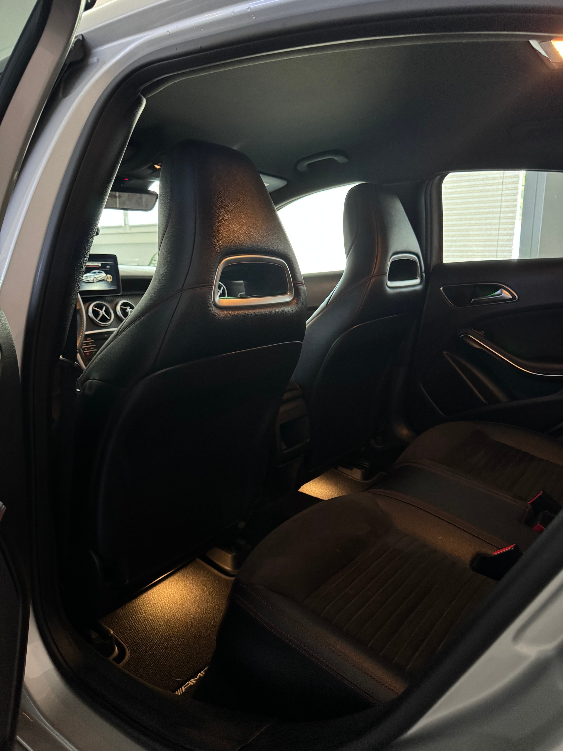 MERCEDES-BENZ A 250 SPORT AMG Line 4Matic 7G-DCT*CH-Fahrzeug*Frisch MFK*-image-13