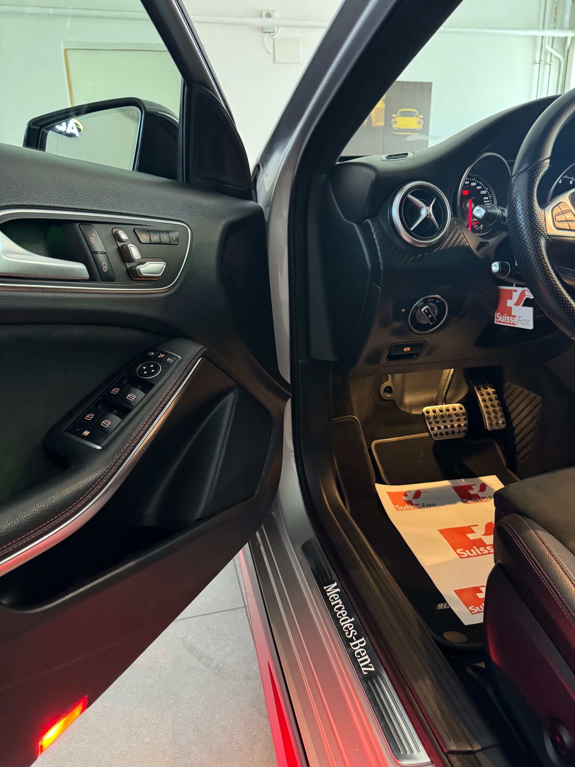 MERCEDES-BENZ A 250 SPORT AMG Line 4Matic 7G-DCT*CH-Fahrzeug*Frisch MFK*-image-9