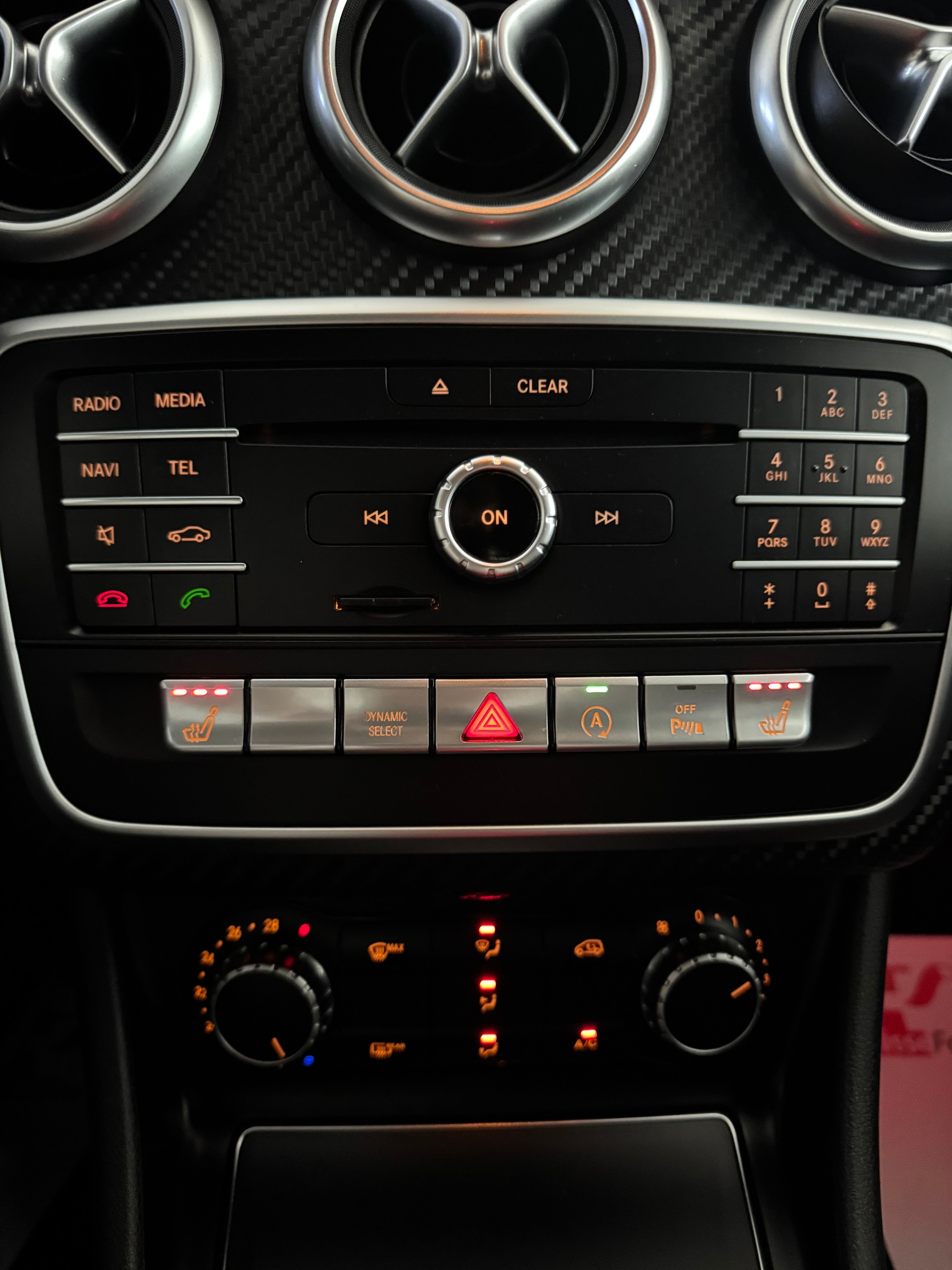 MERCEDES-BENZ A 250 SPORT AMG Line 4Matic 7G-DCT*CH-Fahrzeug*Frisch MFK*-image-25