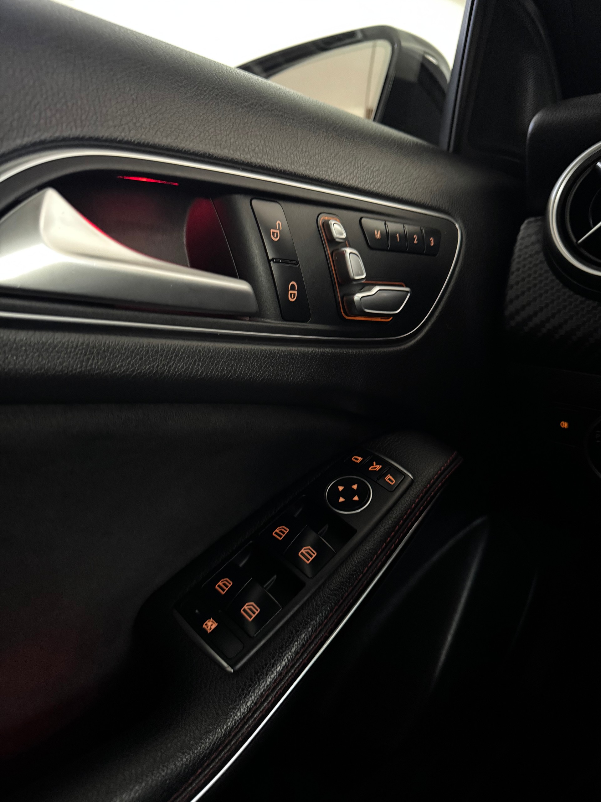 MERCEDES-BENZ A 250 SPORT AMG Line 4Matic 7G-DCT*CH-Fahrzeug*Frisch MFK*-image-24