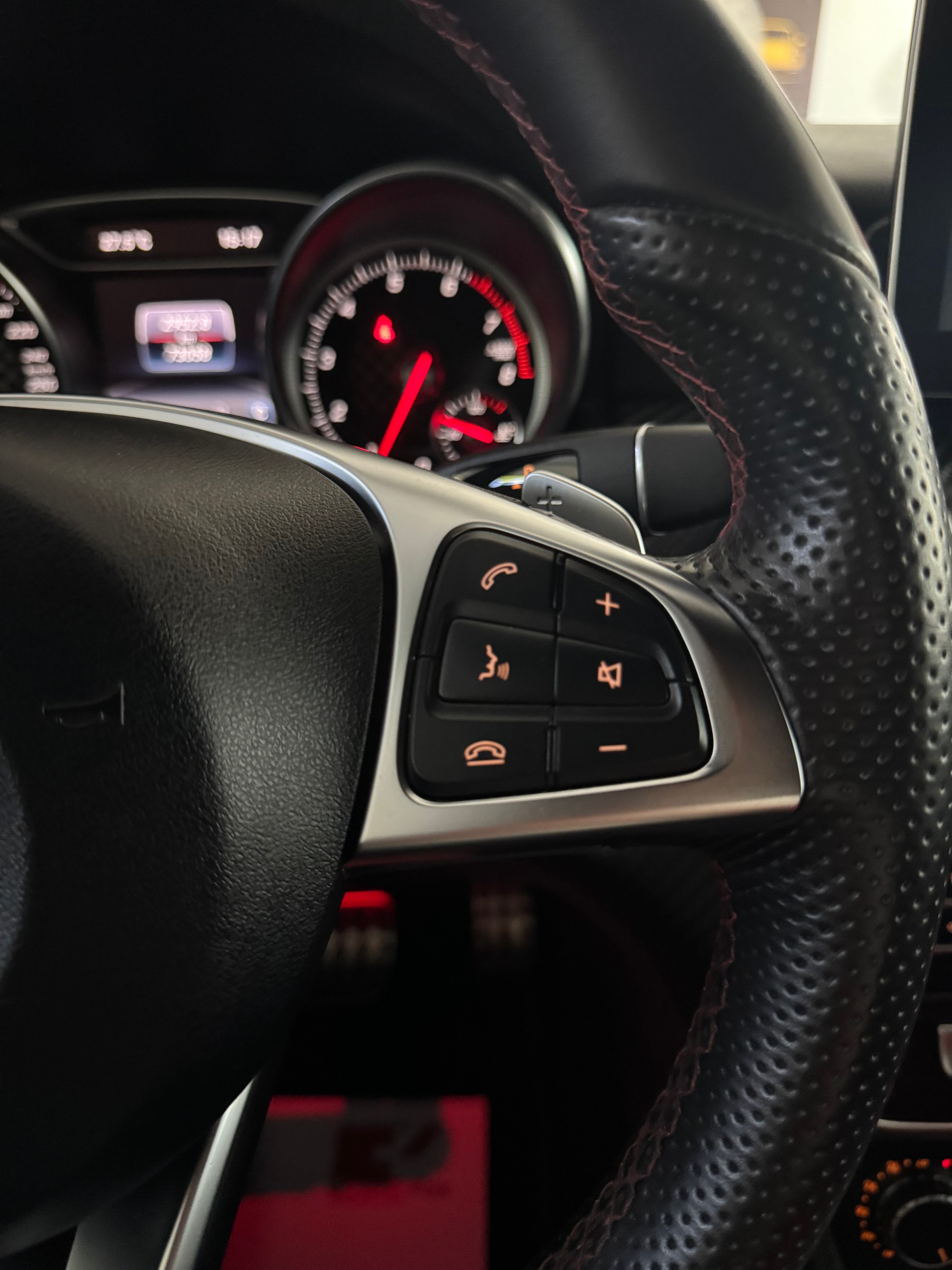 MERCEDES-BENZ A 250 SPORT AMG Line 4Matic 7G-DCT*CH-Fahrzeug*Frisch MFK*-image-14