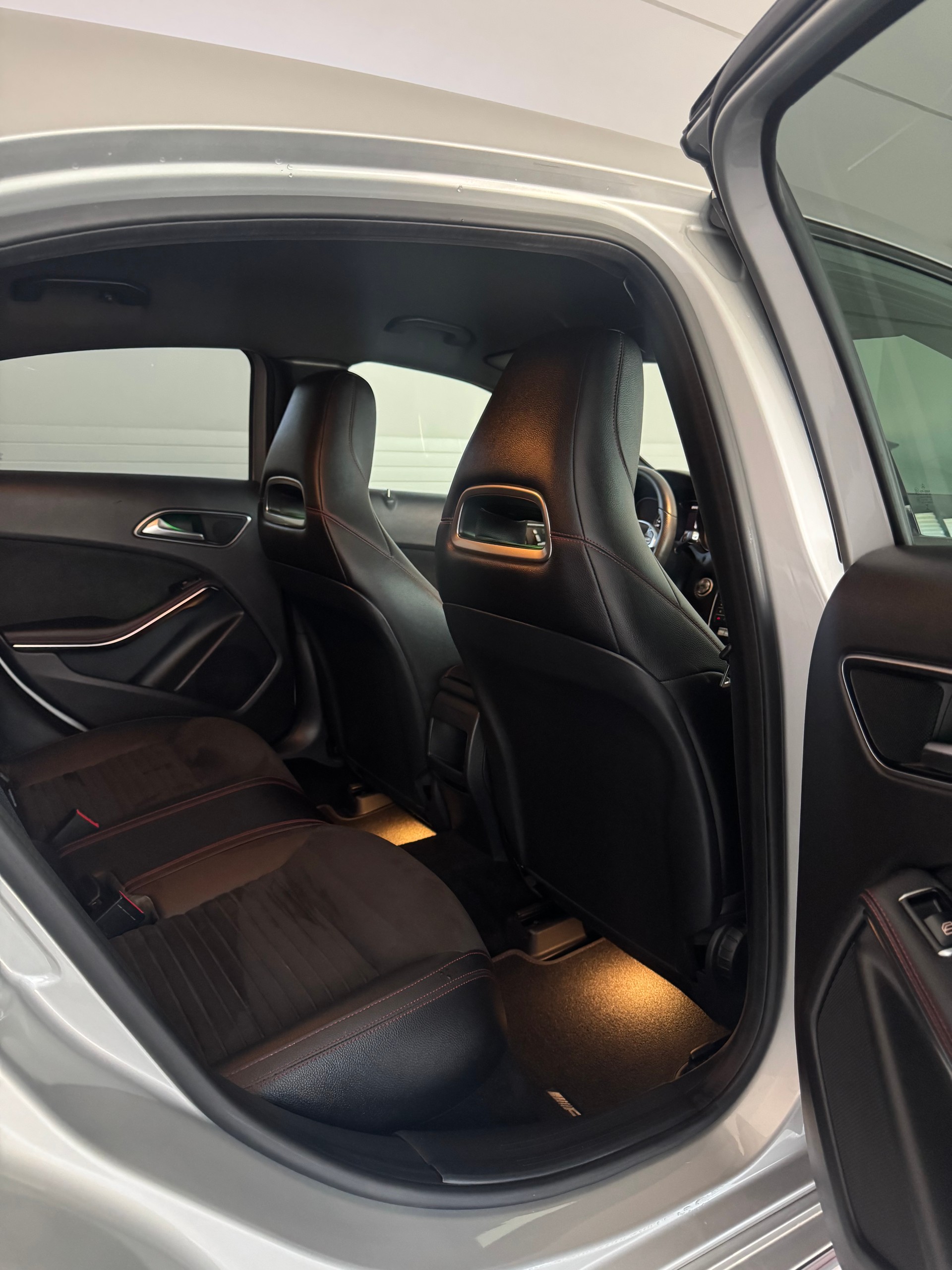 MERCEDES-BENZ A 250 SPORT AMG Line 4Matic 7G-DCT*CH-Fahrzeug*Frisch MFK*-image-12