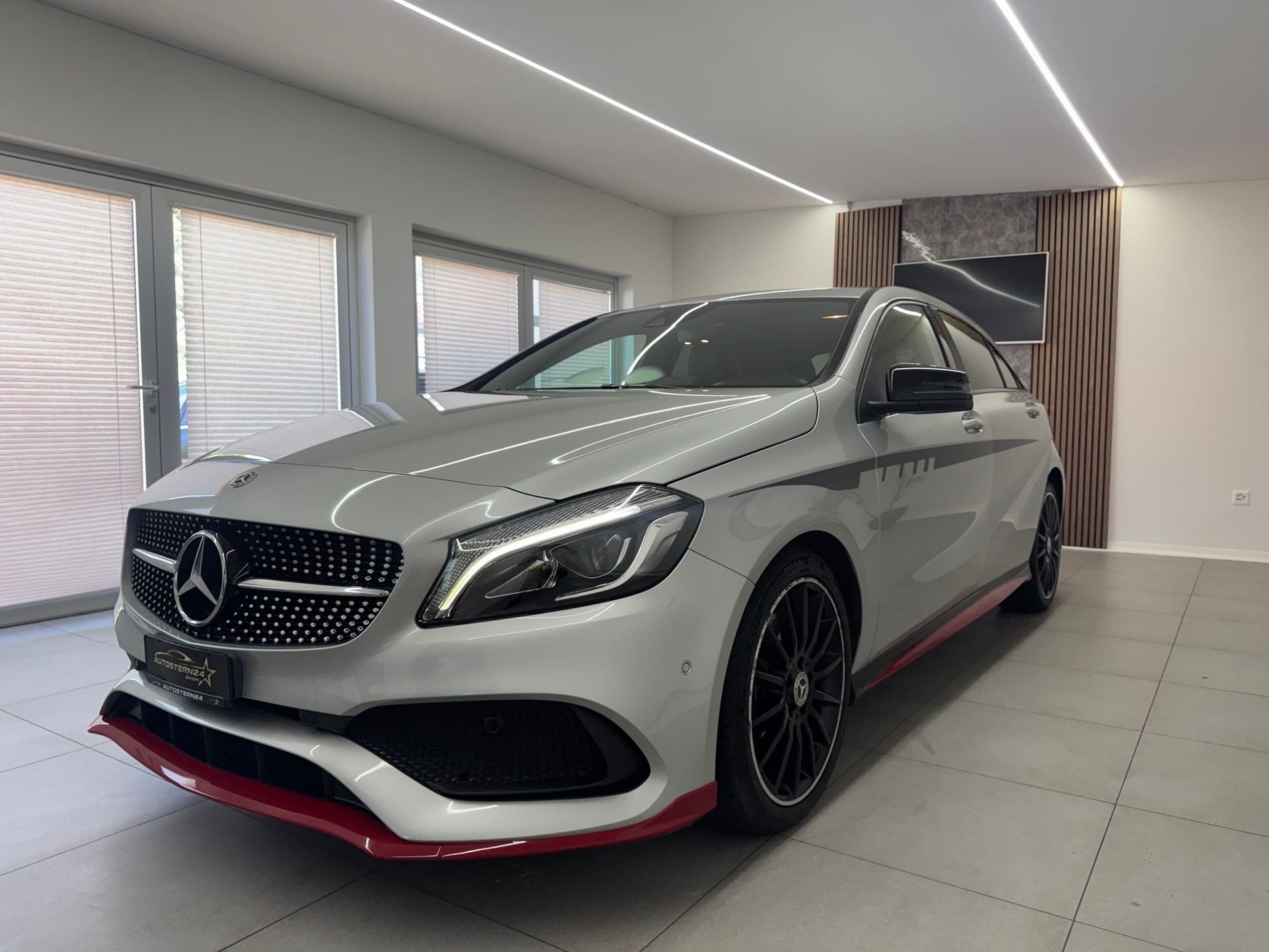 MERCEDES-BENZ A 250 SPORT AMG Line 4Matic 7G-DCT*CH-Fahrzeug*Frisch MFK*-image-0