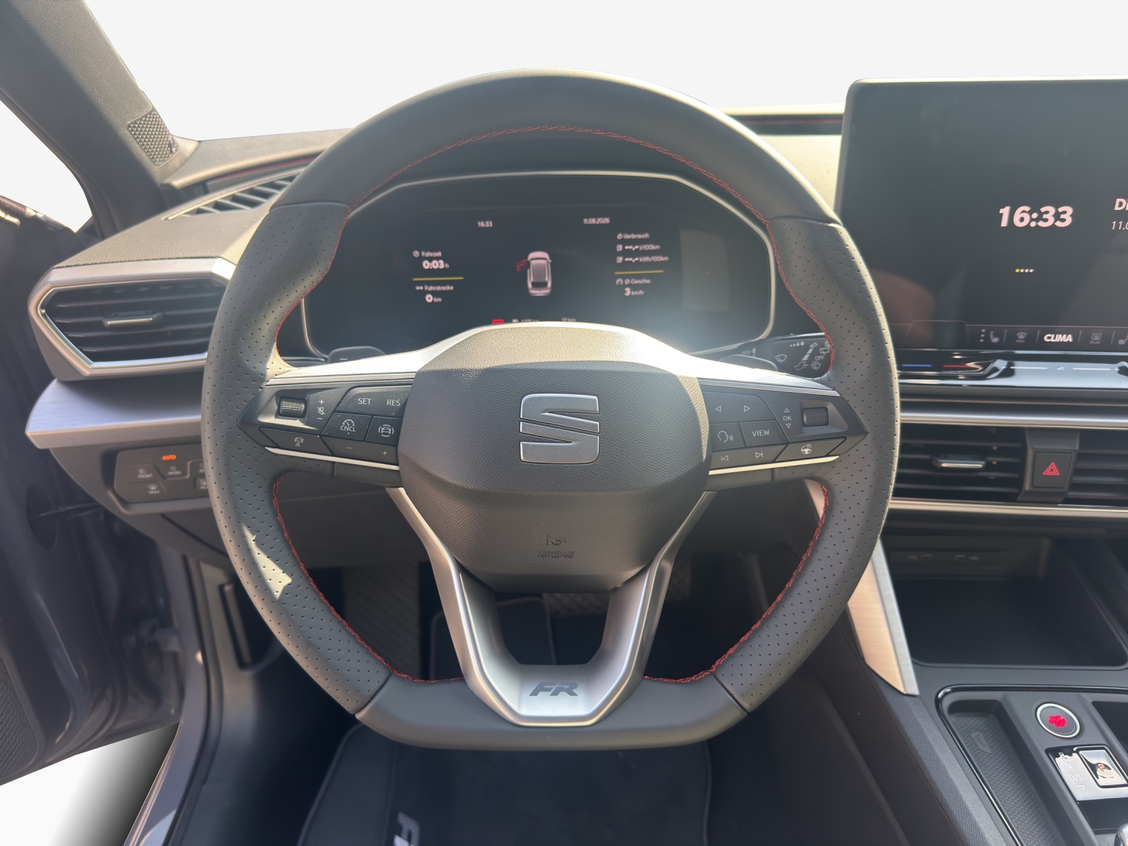 SEAT Leon ST 1.5 eHybrid pHEV DSG Move FR-image-9