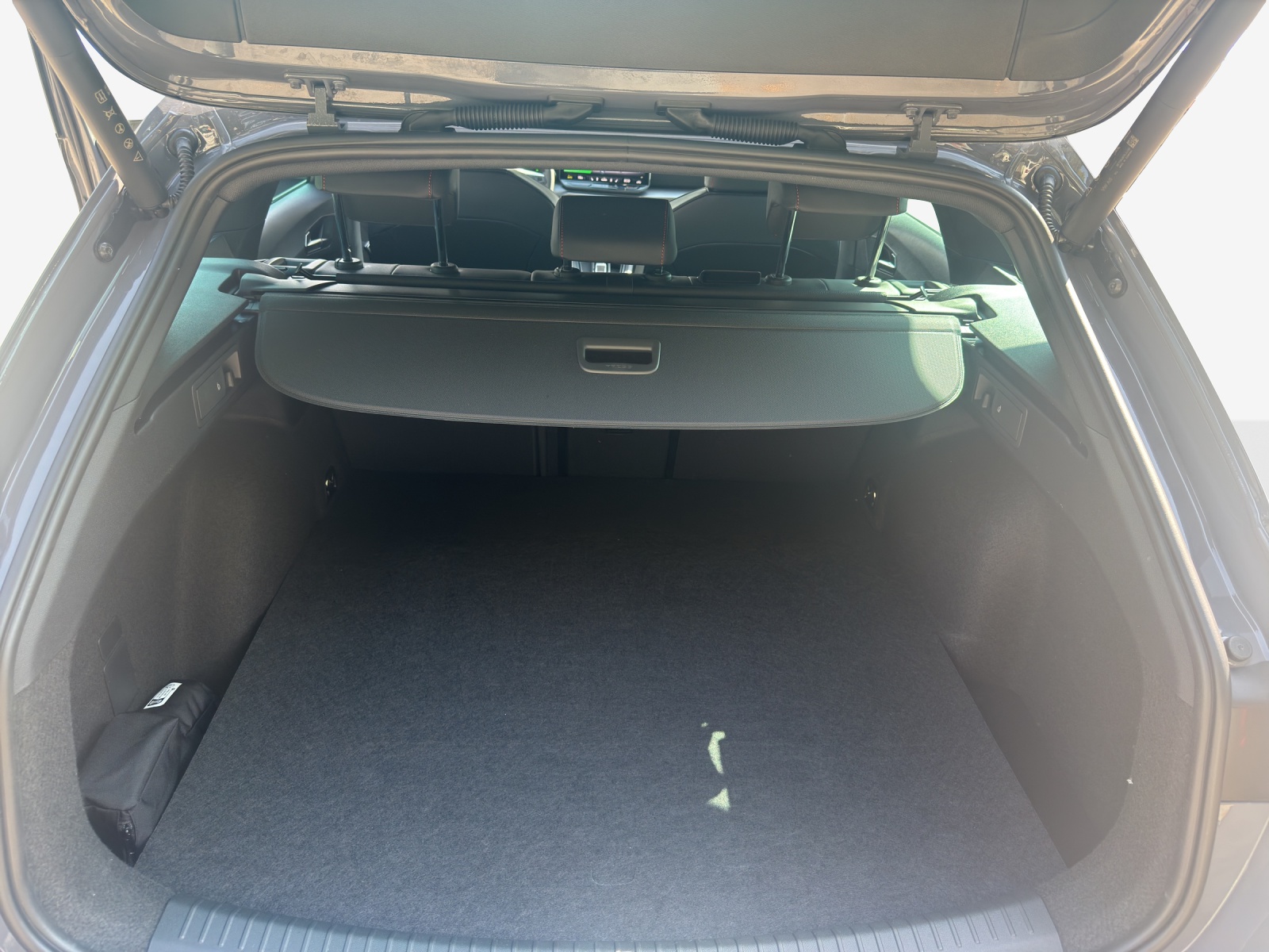 SEAT Leon ST 1.5 eHybrid pHEV DSG Move FR-image-12