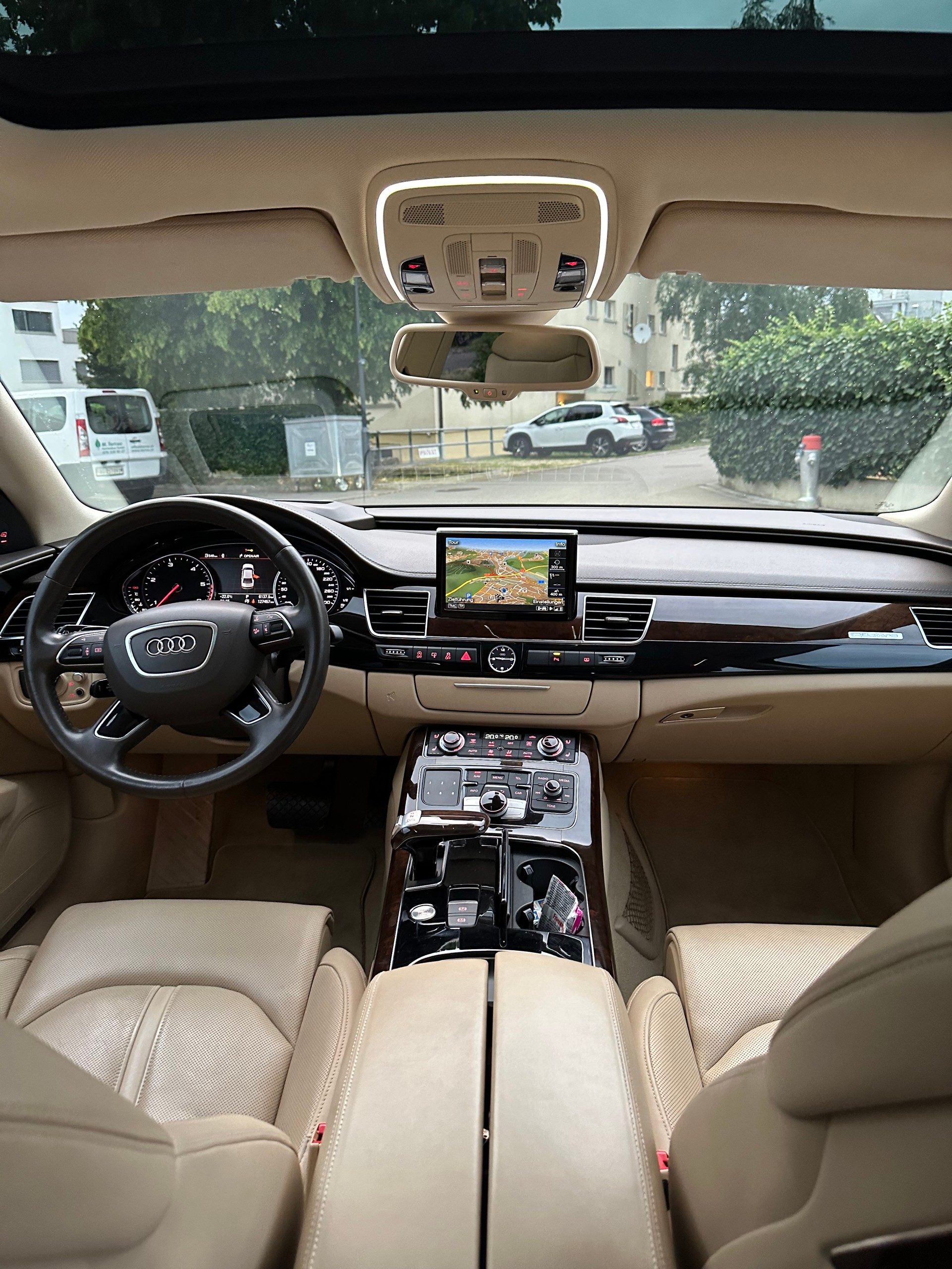 AUDI A8-image-5