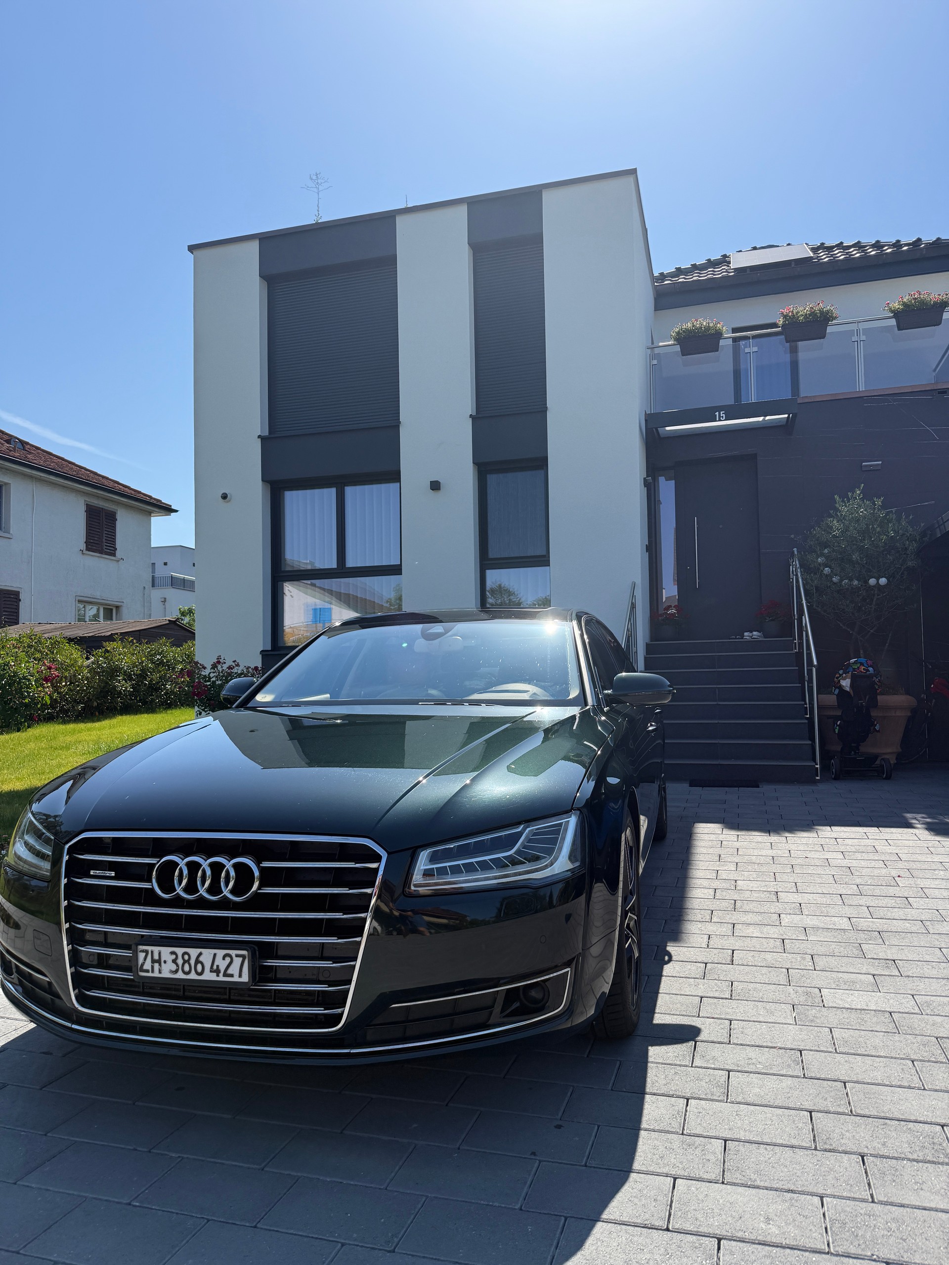 AUDI A8-image-0