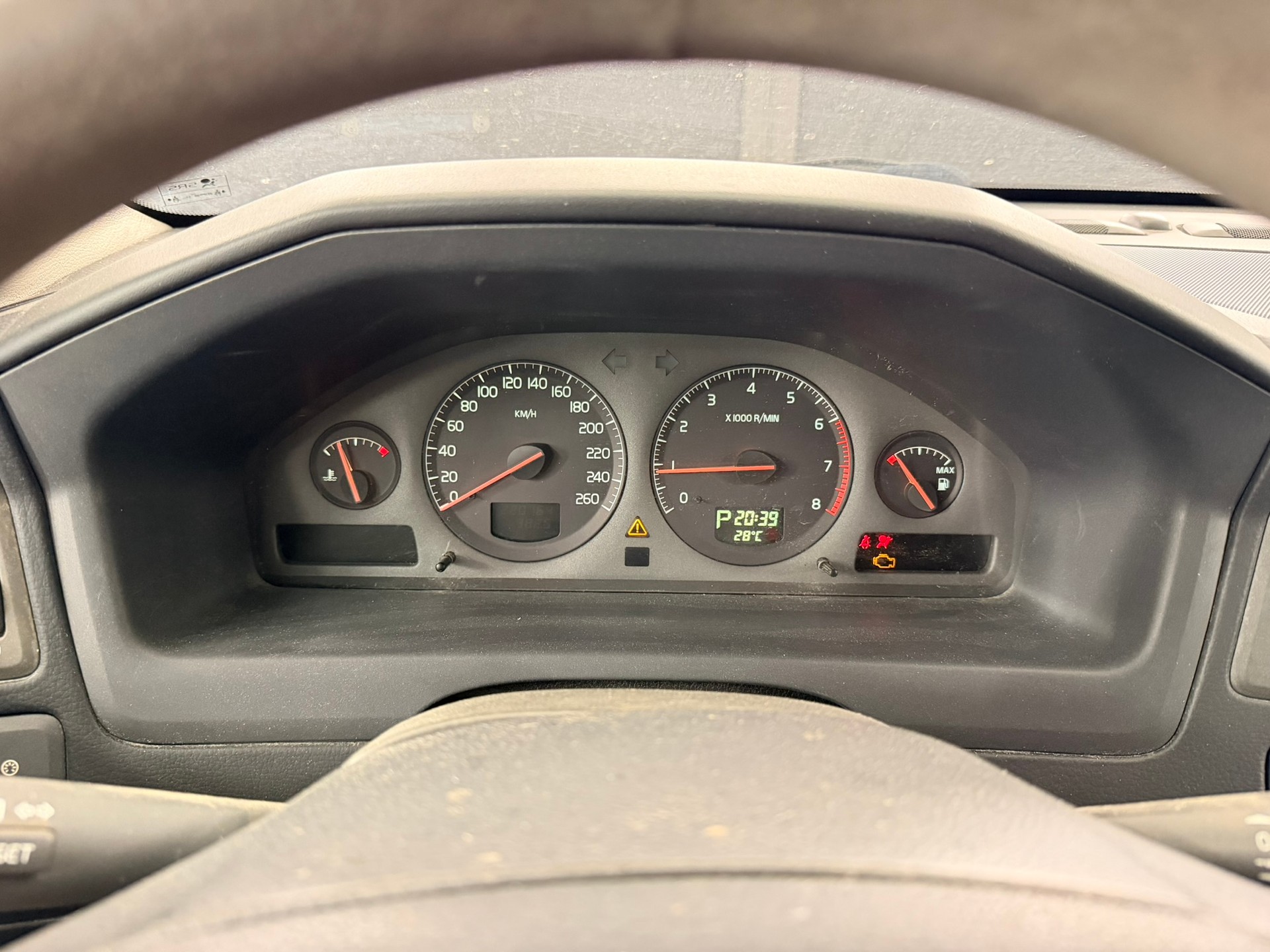 VOLVO V70 2.4-image-8