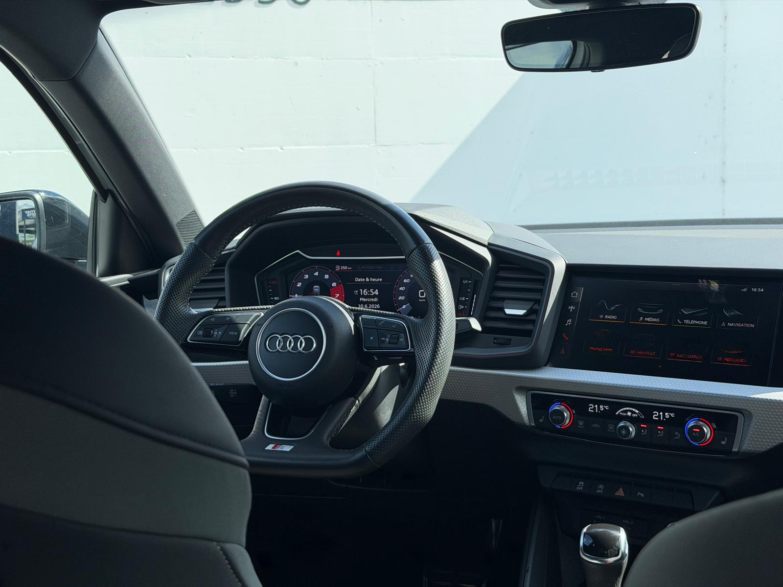 AUDI A1 Sportback 30 TFSI S Line S-tronic-image-9