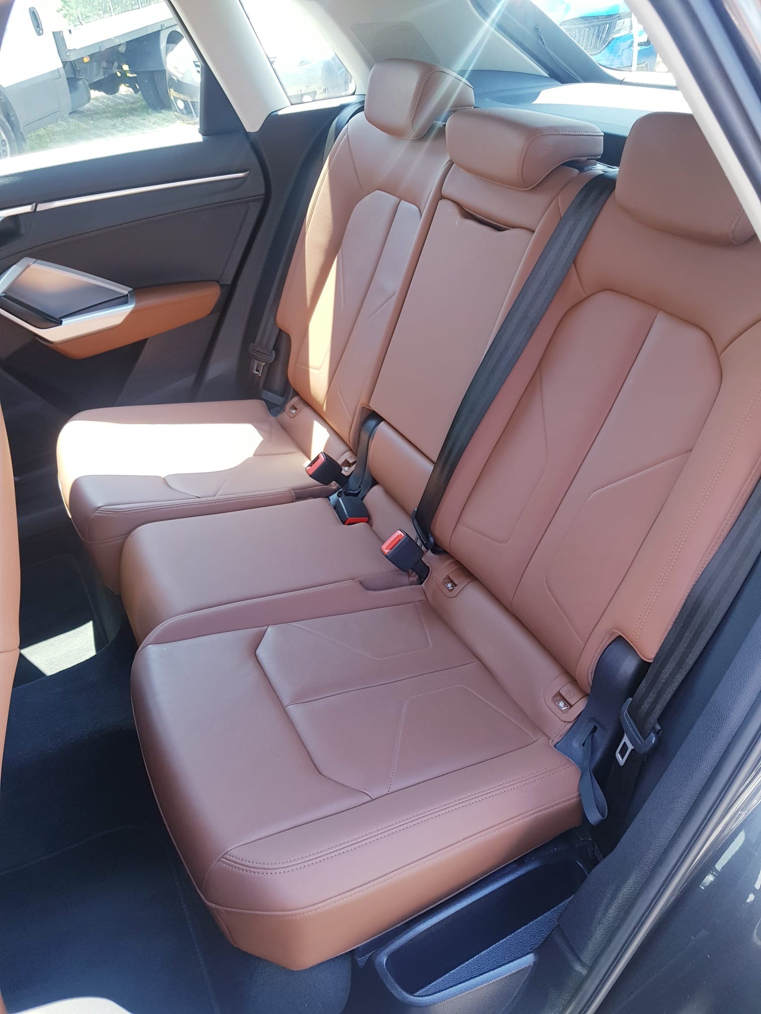 AUDI Q3 40 TDI S line quattro S-tronic-image-11