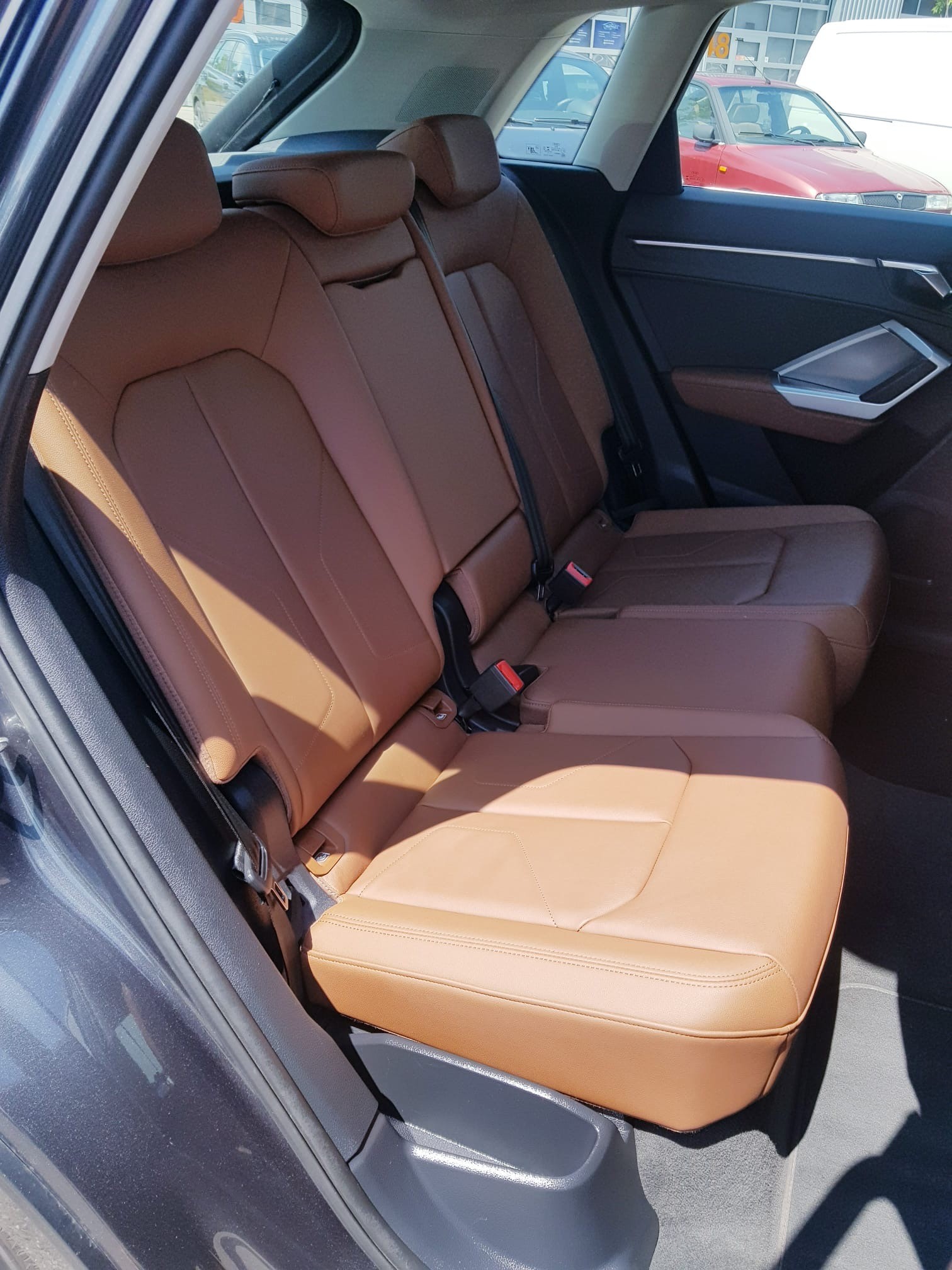 AUDI Q3 40 TDI S line quattro S-tronic-image-10
