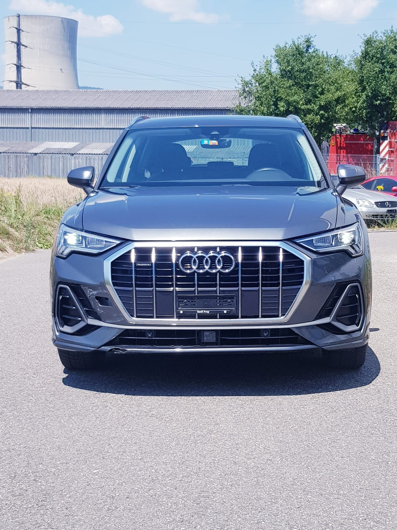 AUDI Q3 40 TDI S line quattro S-tronic-image-4