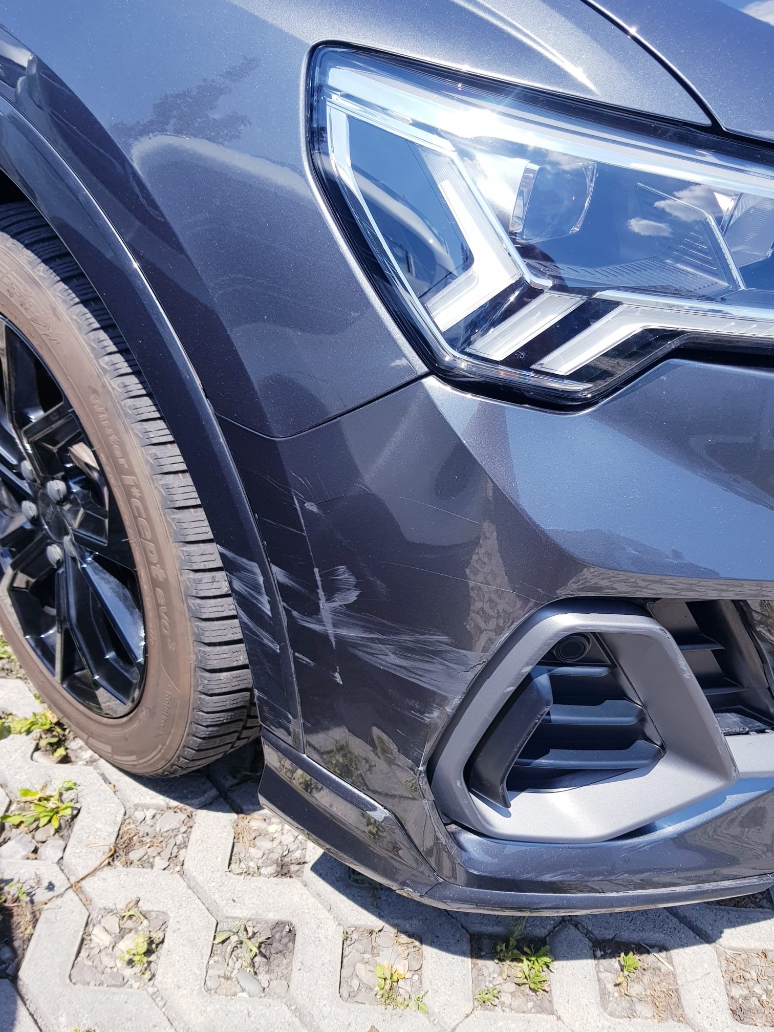 AUDI Q3 40 TDI S line quattro S-tronic-image-15