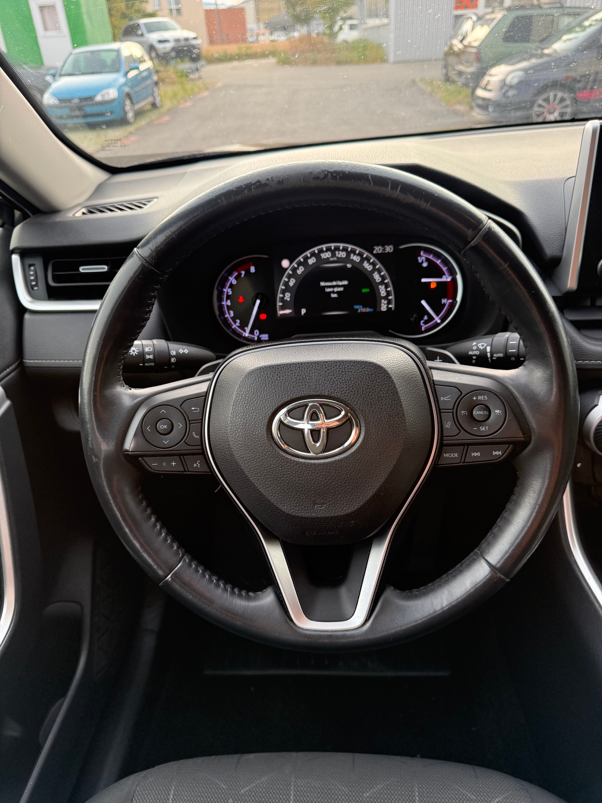 TOYOTA RAV-4 2.0 Comfort 4WD-image-10