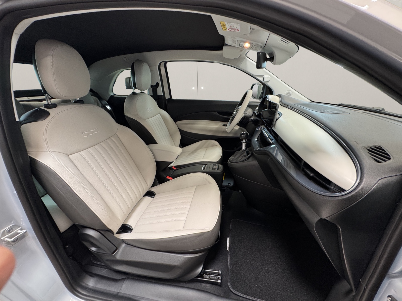 FIAT 500 Cabrio 1.0 Hybrid La Prima-image-12