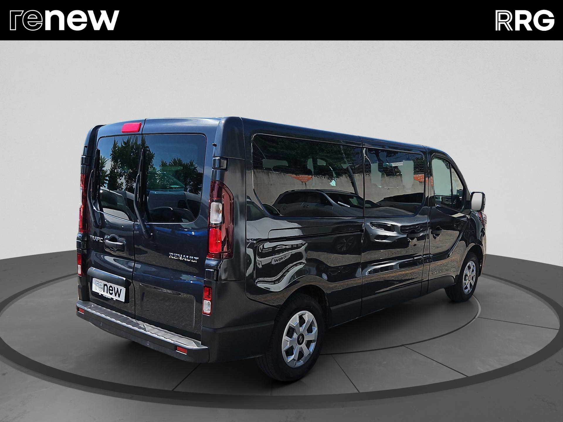 RENAULT Trafic Blue dCi 150 Passenger Techno-showroom-element-1