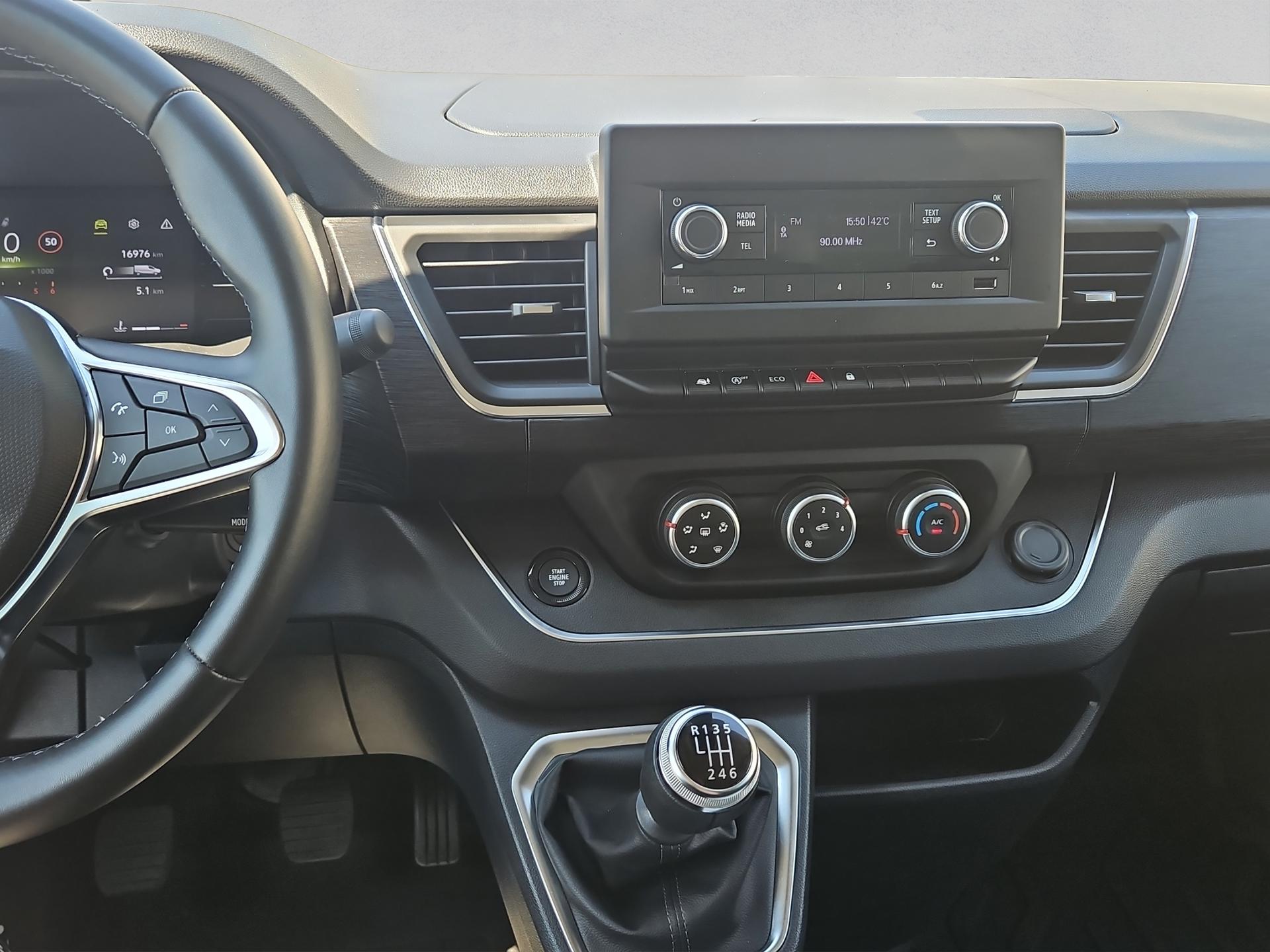 RENAULT Trafic Blue dCi 150 Passenger Techno-image-9