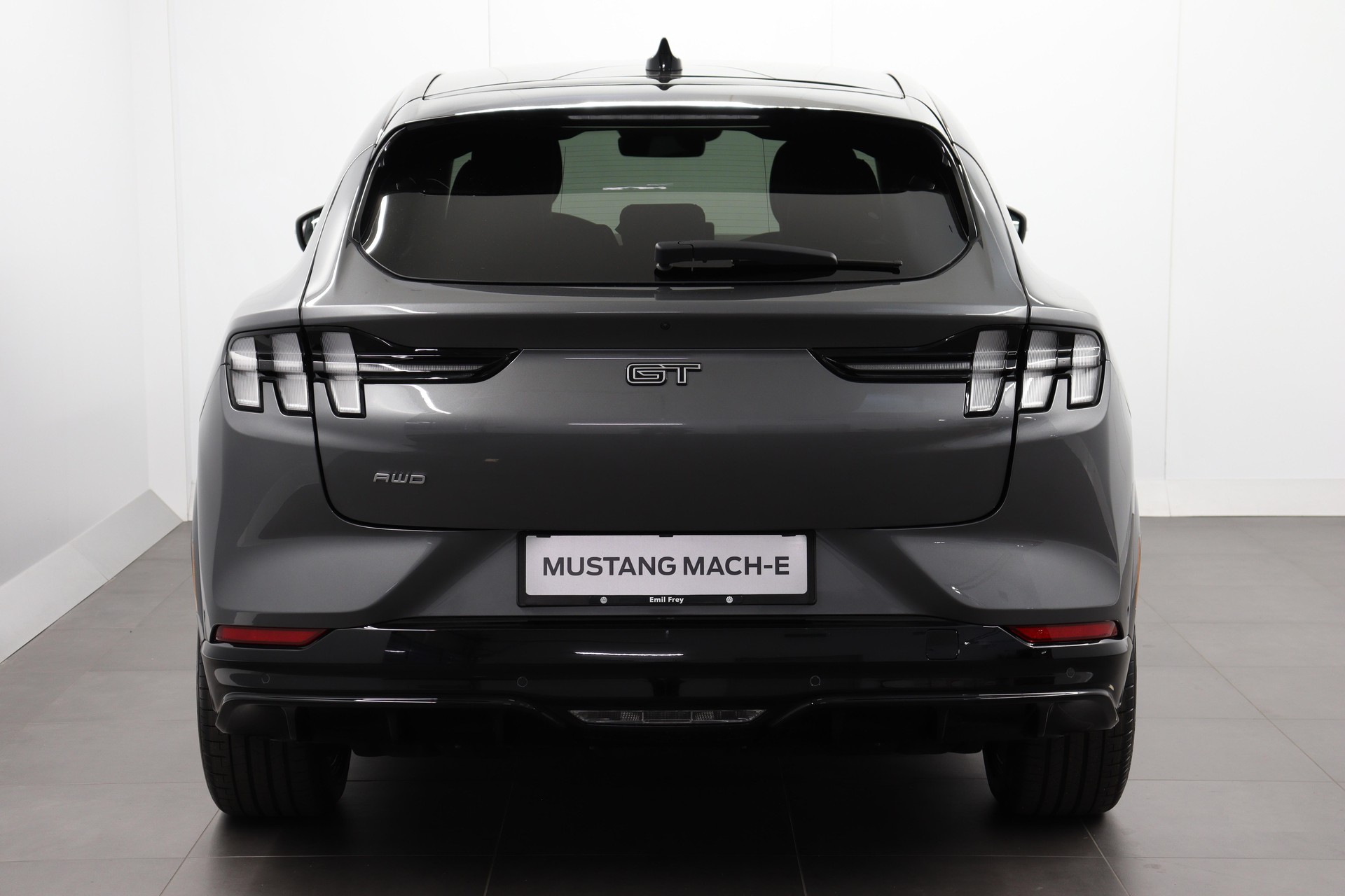 FORD Mustang Mach-E Extended GT AWD-image-4