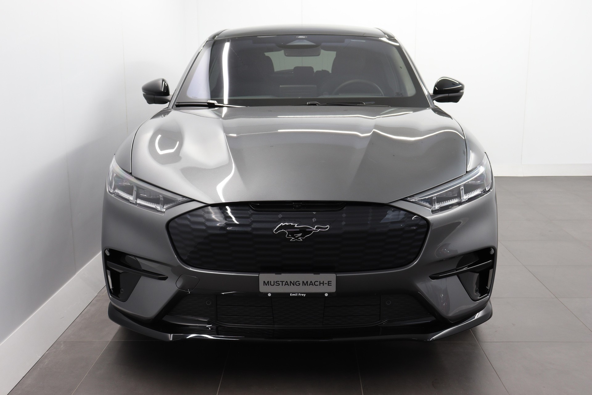 FORD Mustang Mach-E Extended GT AWD-image-2