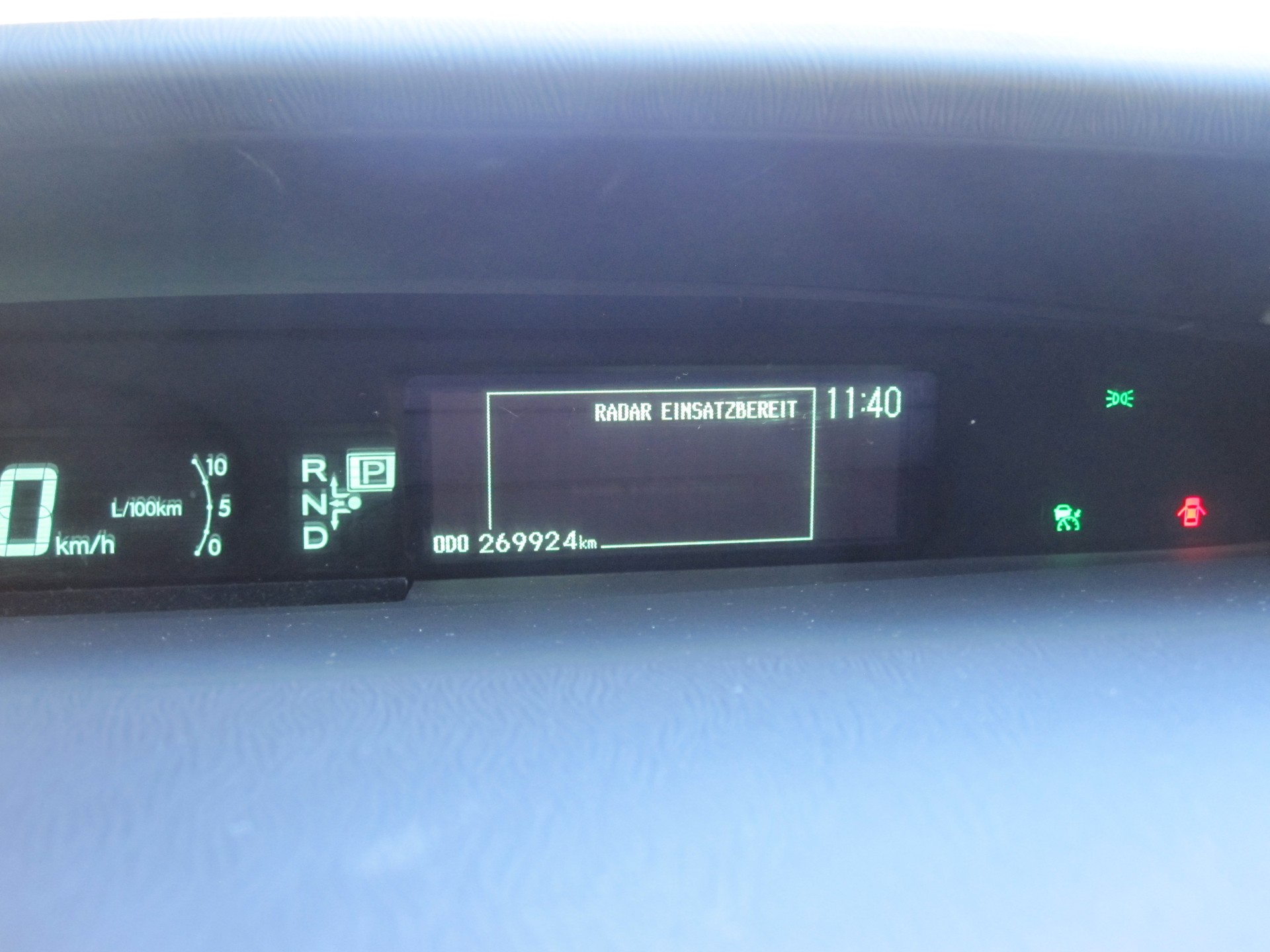 TOYOTA Prius 1.8 16V HSD Sol Premium-image-7