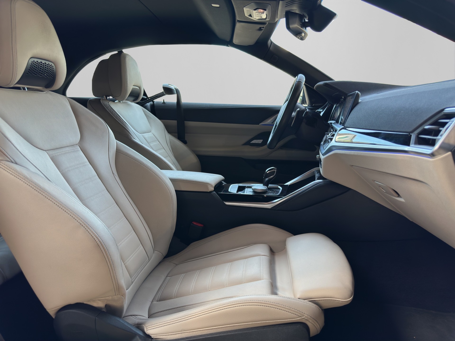 BMW M440i M Sport xDrive Cabrio-image-16