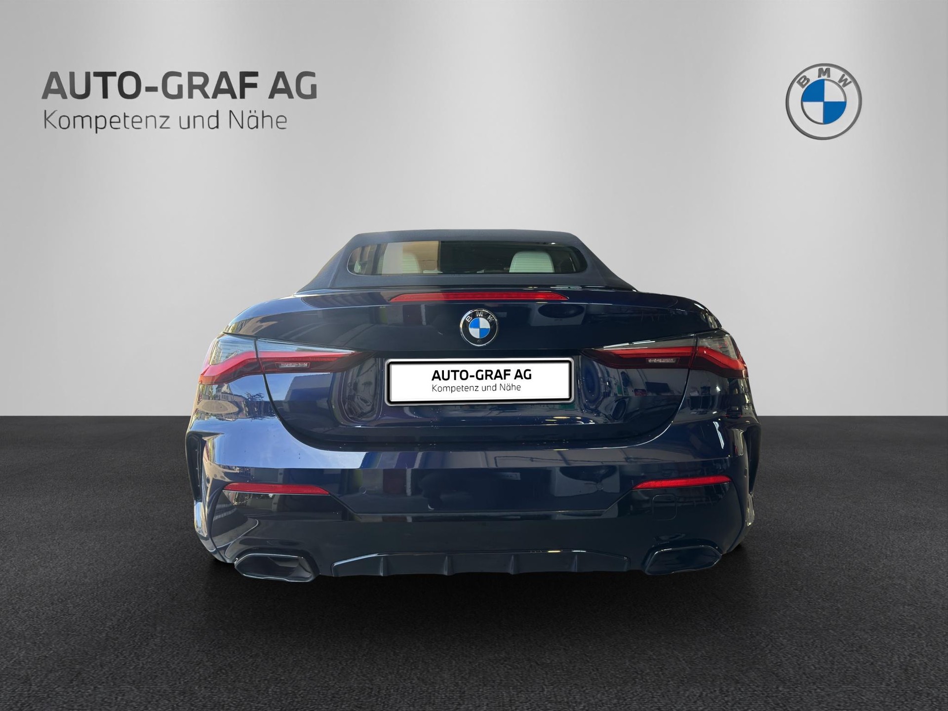 BMW M440i M Sport xDrive Cabrio-image-3