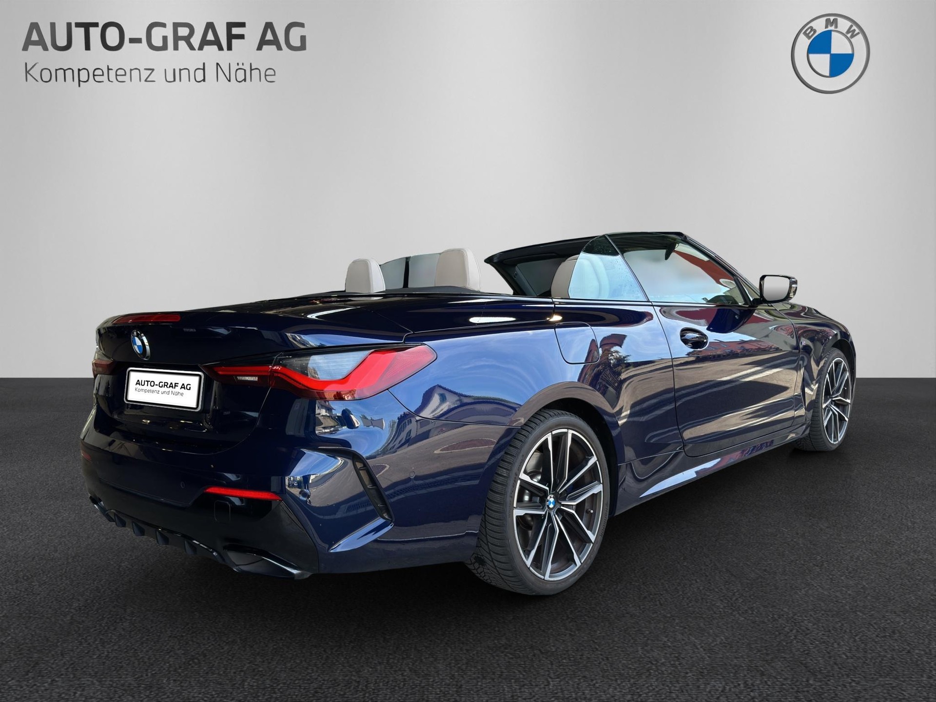 BMW M440i M Sport xDrive Cabrio-image-4