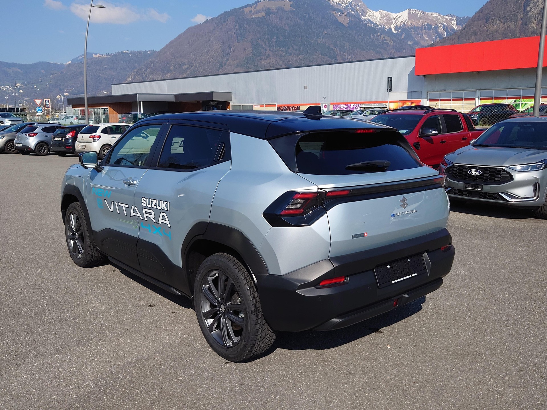 SUZUKI e Vitara Compact Top 4x4-image-4