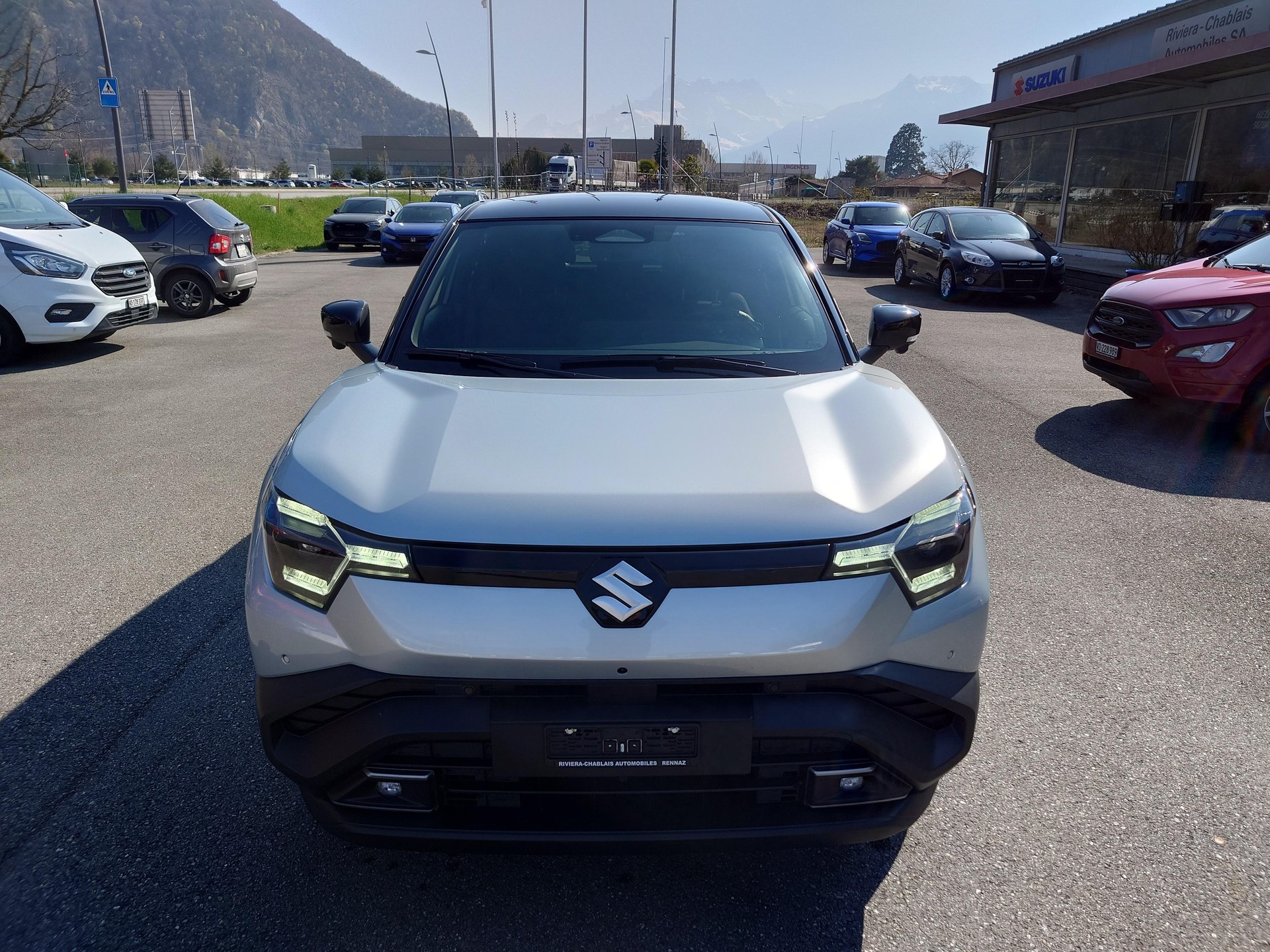 SUZUKI e Vitara Compact Top 4x4-image-2