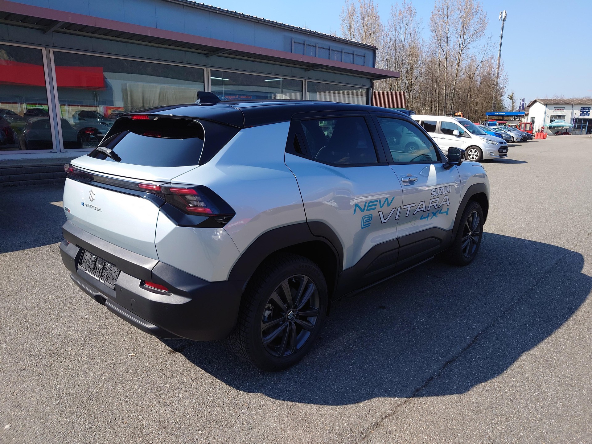 SUZUKI e Vitara Compact Top 4x4-image-3