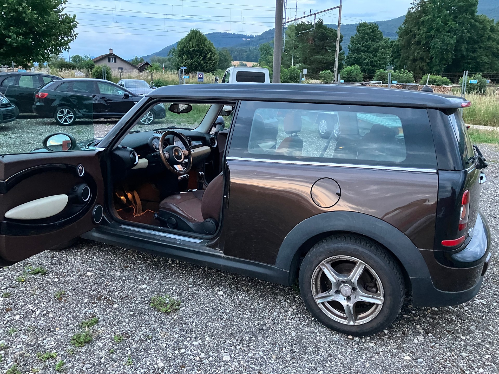 MINI Clubman Cooper-image-2