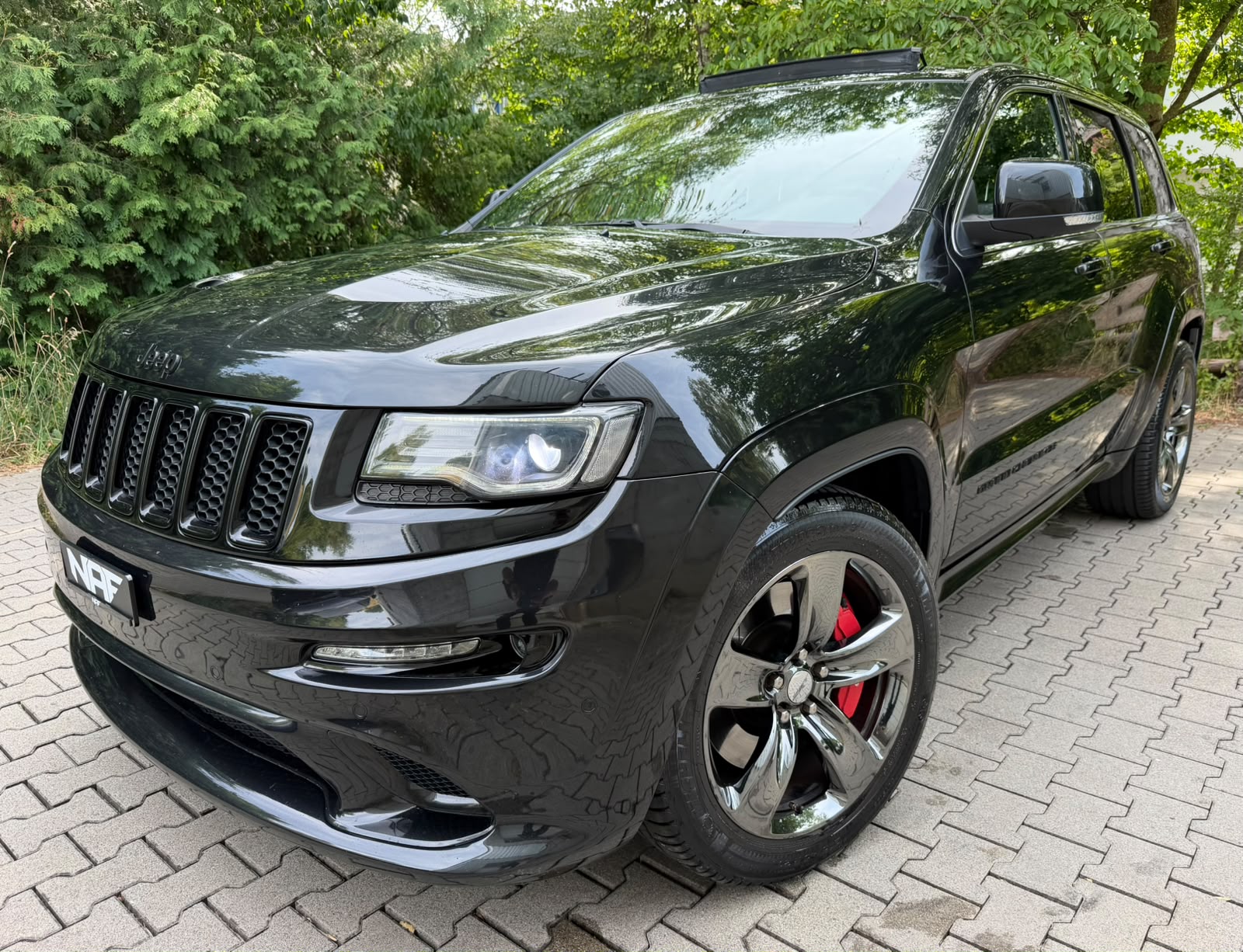 JEEP Grand Cherokee 6.4 V8 HEMI SRT8 Red Vapor Aut.-image-0