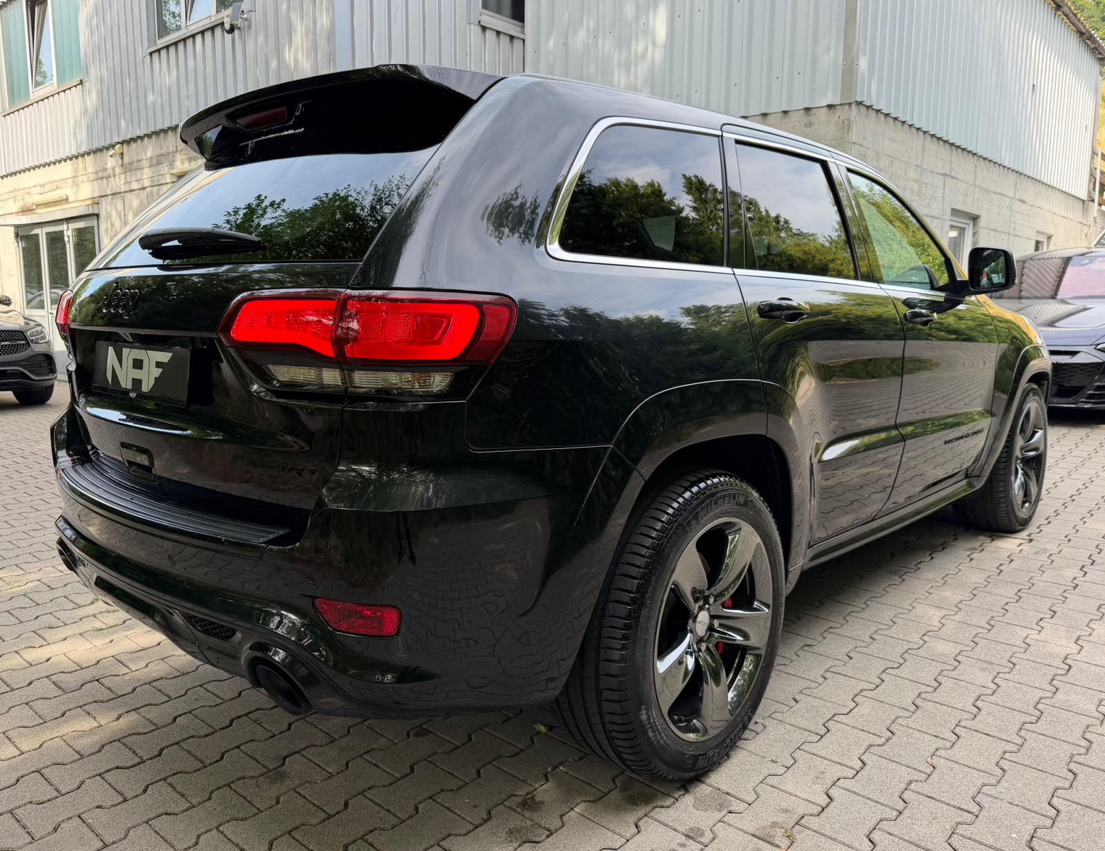 JEEP Grand Cherokee 6.4 V8 HEMI SRT8 Red Vapor Aut.-image-4