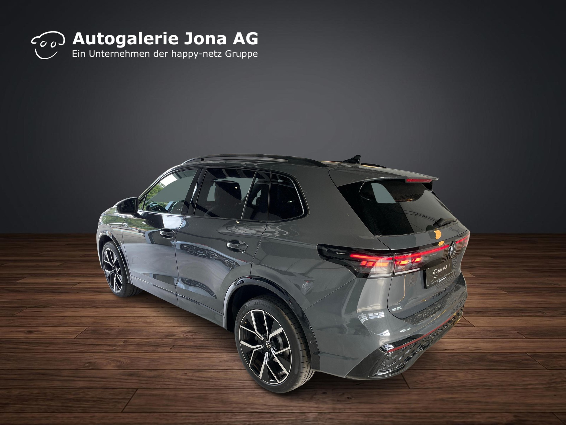 VW Tiguan 2.0 TSI R-Line DSG 4motion-image-2