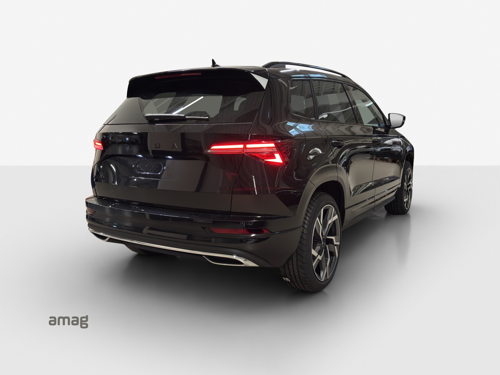 SKODA Karoq 2.0 TSI SportLine 4x4 DSG-image-4