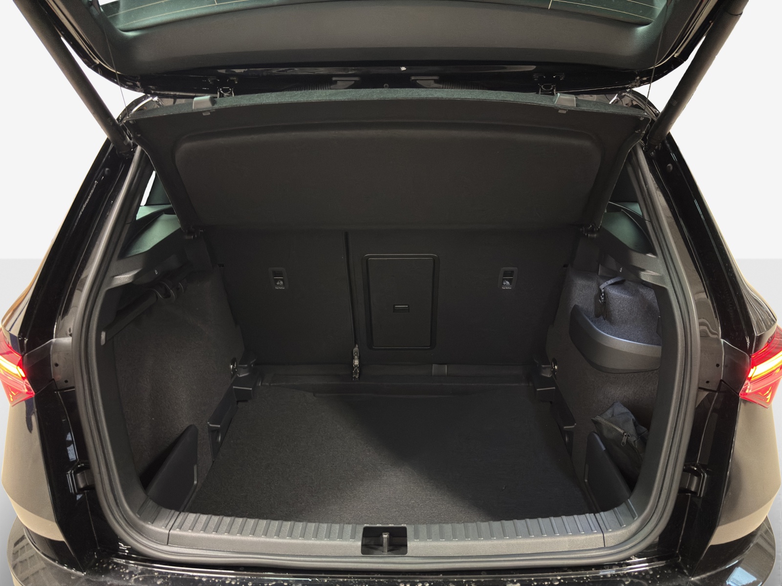 SKODA Karoq 2.0 TSI SportLine 4x4 DSG-image-14