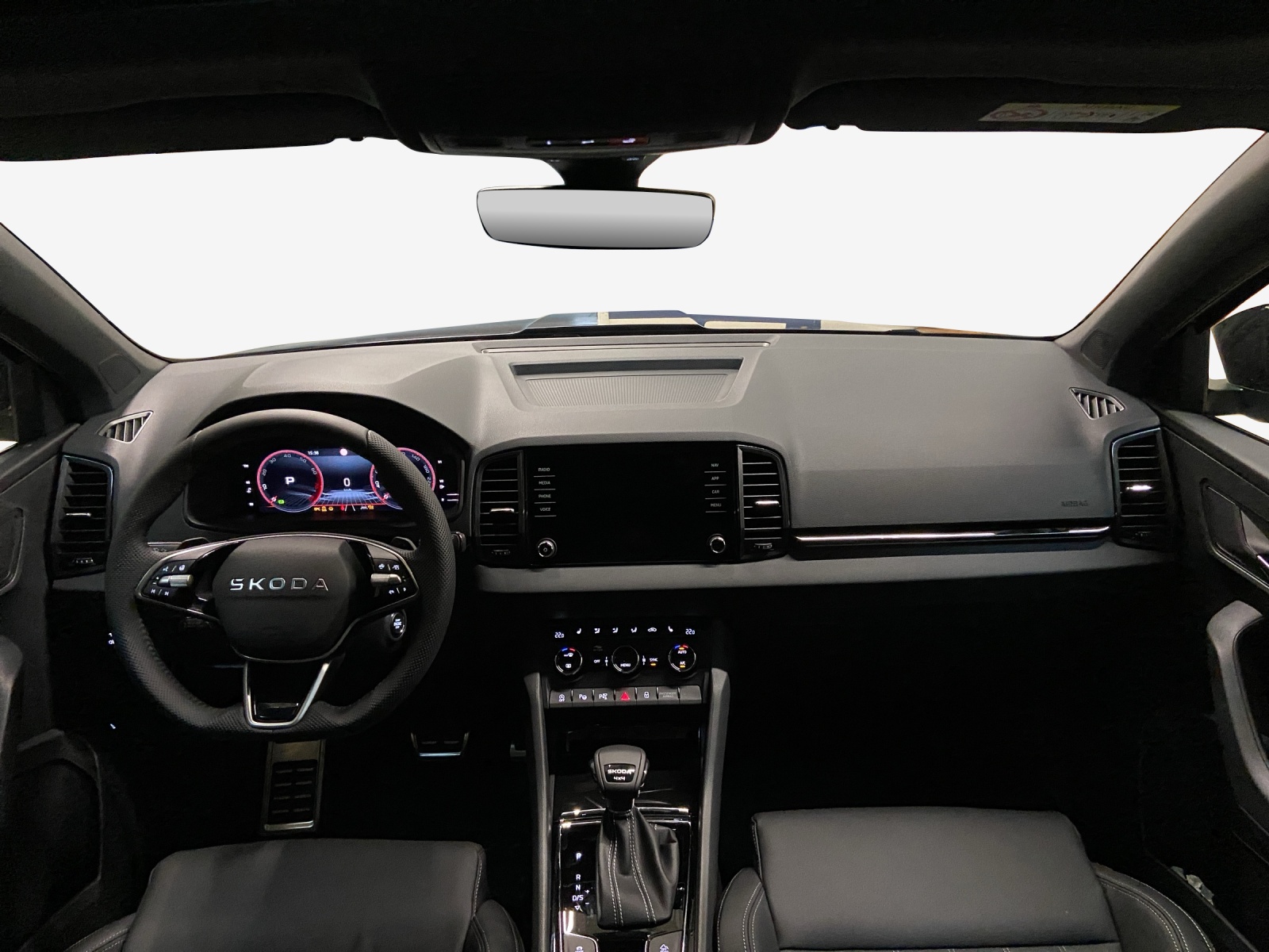 SKODA Karoq 2.0 TSI SportLine 4x4 DSG-image-9