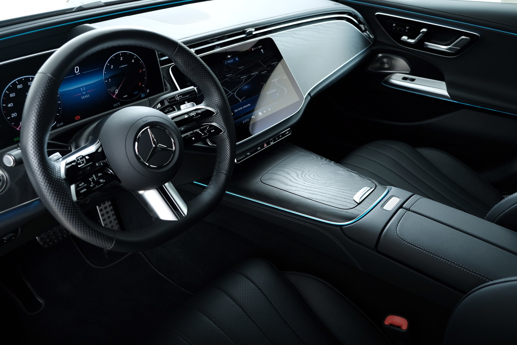 MERCEDES-BENZ E 220 d 4Matic 9G-Tronic-image-8