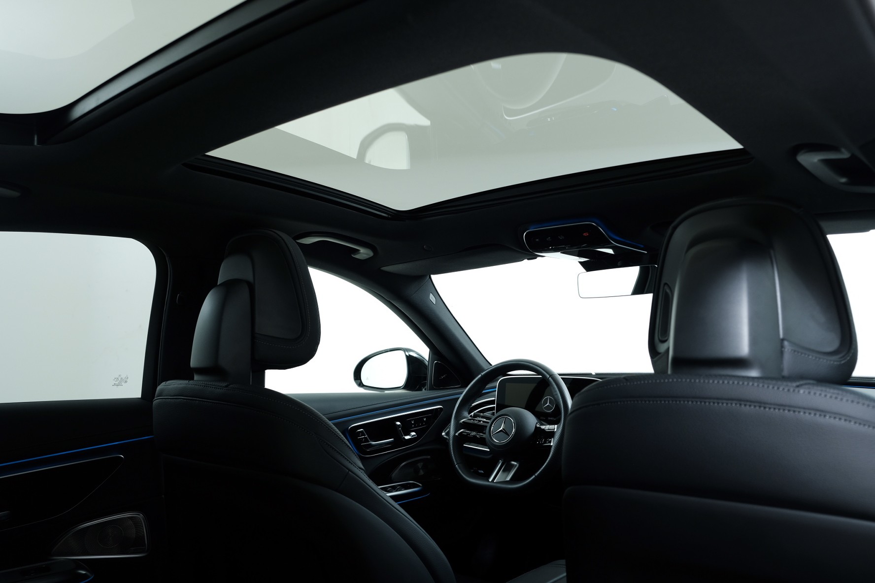 MERCEDES-BENZ E 220 d 4Matic 9G-Tronic-image-12