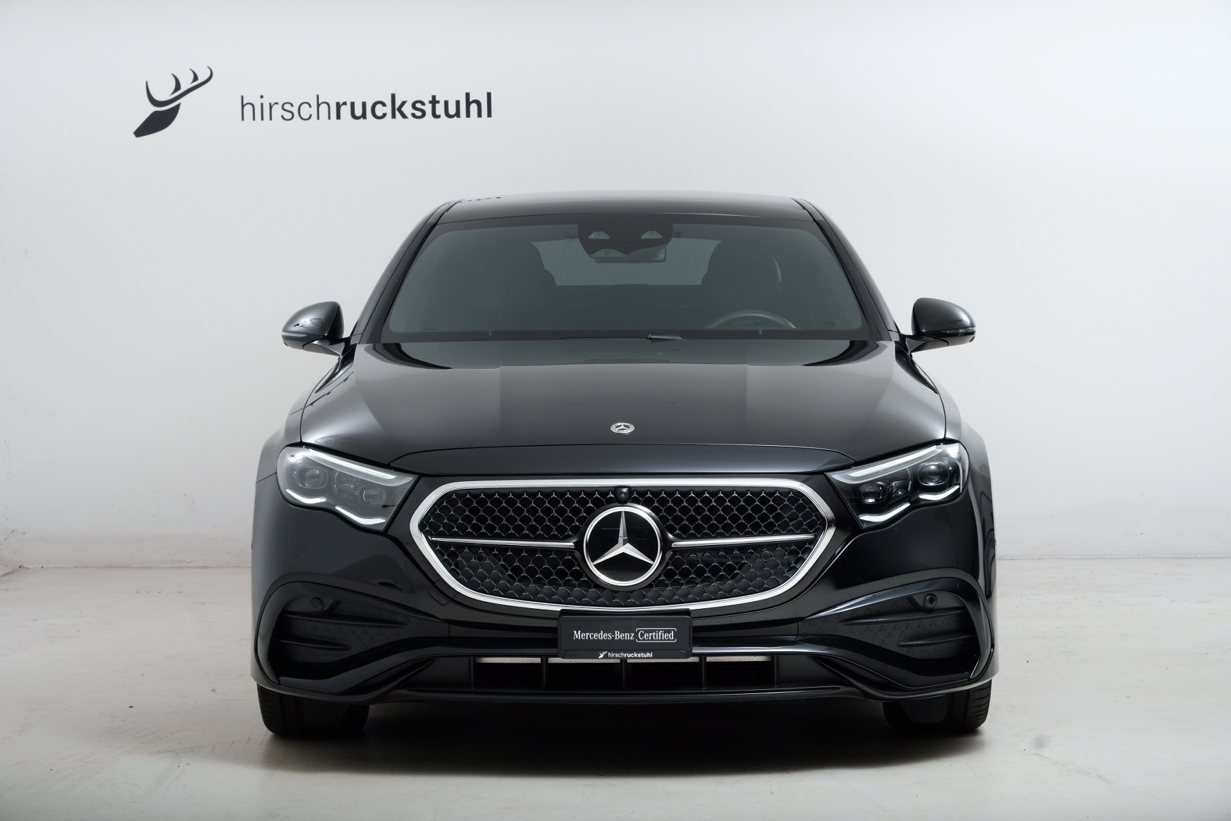 MERCEDES-BENZ E 220 d 4Matic 9G-Tronic-showroom-element-1