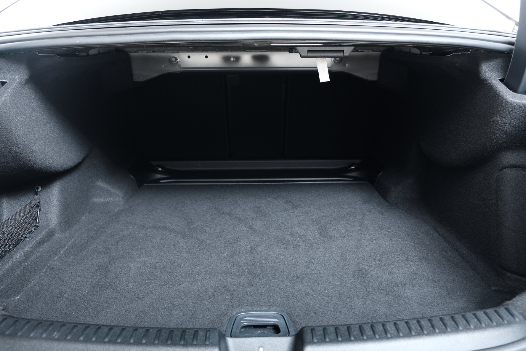 MERCEDES-BENZ E 220 d 4Matic 9G-Tronic-image-13