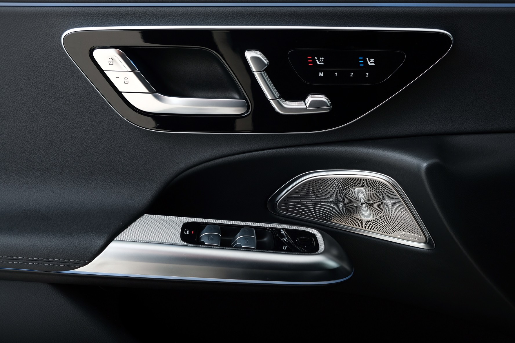 MERCEDES-BENZ E 220 d 4Matic 9G-Tronic-image-9